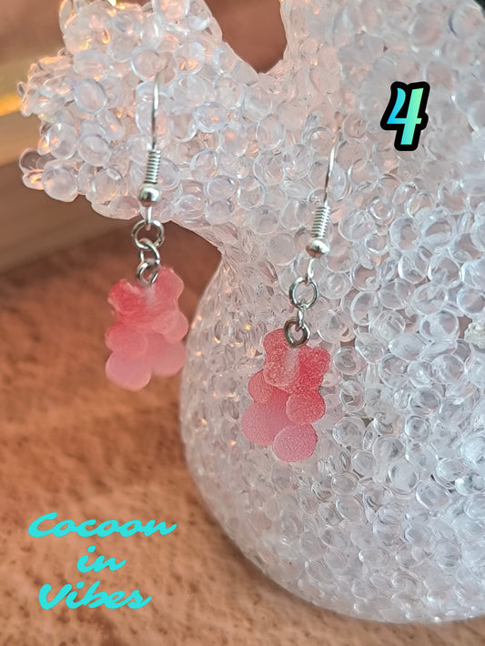 Boucles d’oreilles oursons “acidulés” n°4 – Rouge → Rose clair (effet sucre givré)