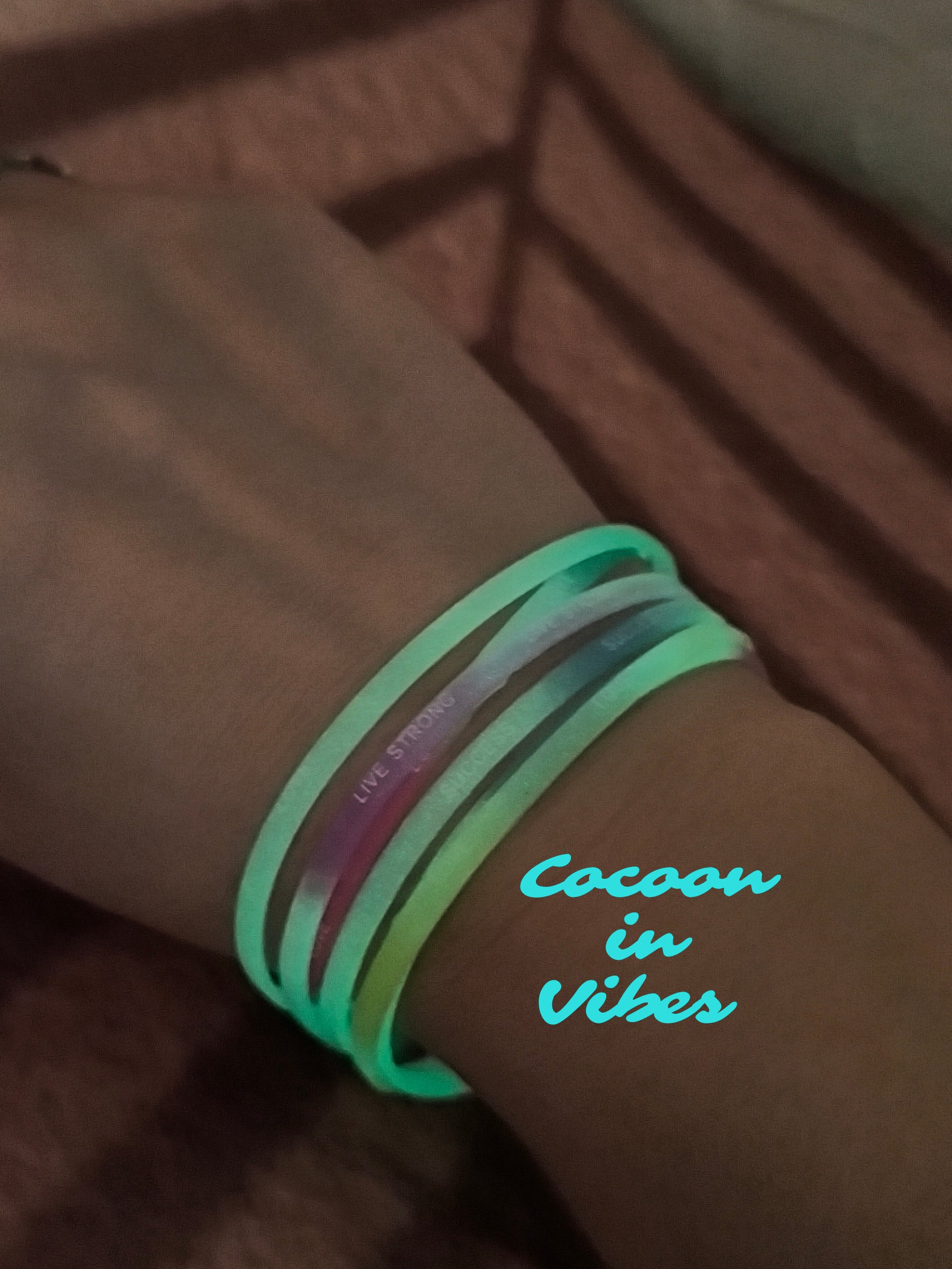 Lot de 5 Bracelets Good Vibes Phosphrescents