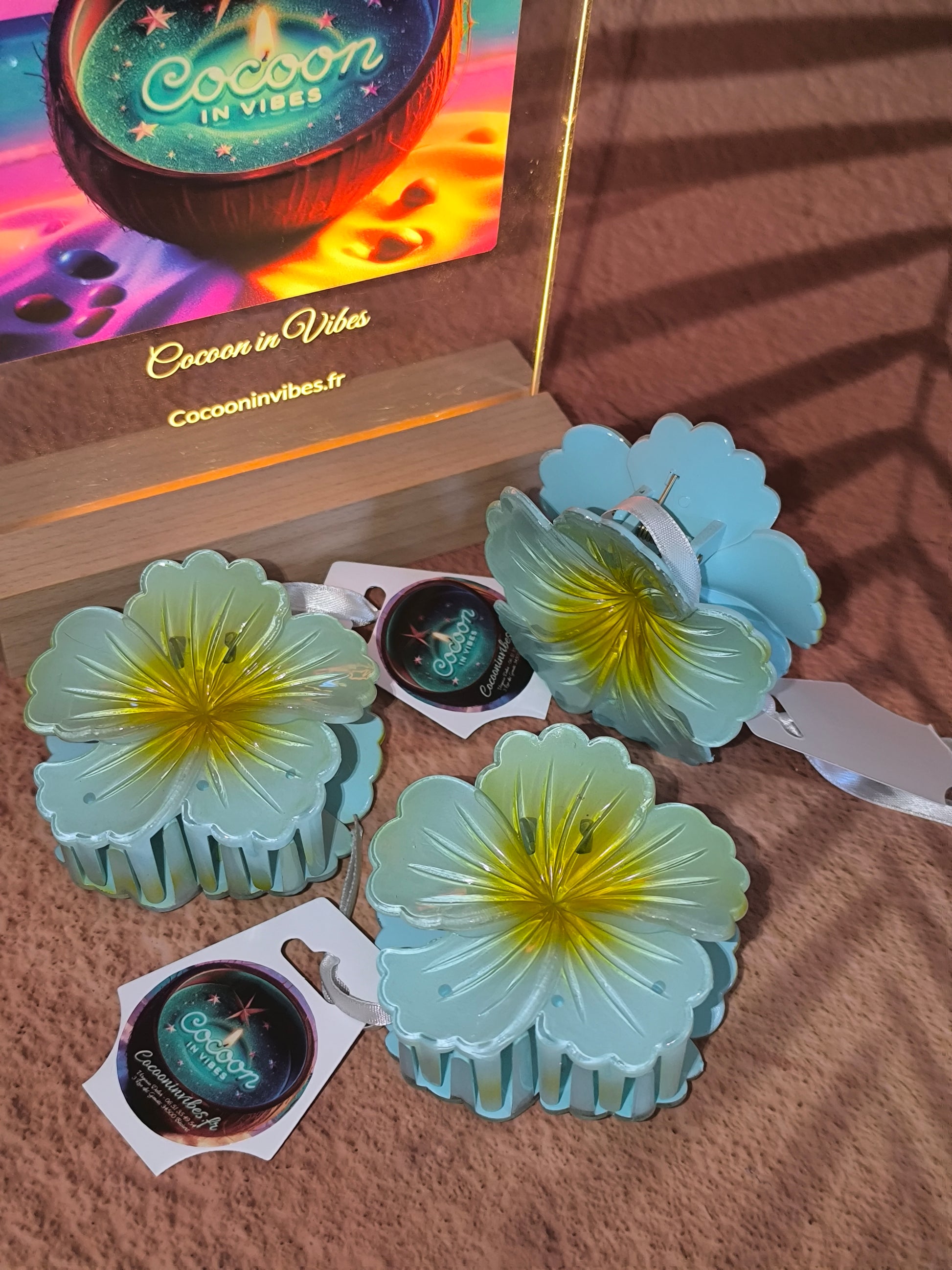 Pince à cheveux Hibiscus 8 cm ~ Bleu Lagon, L’élégance d’une fleur tropicale dans vos cheveux…