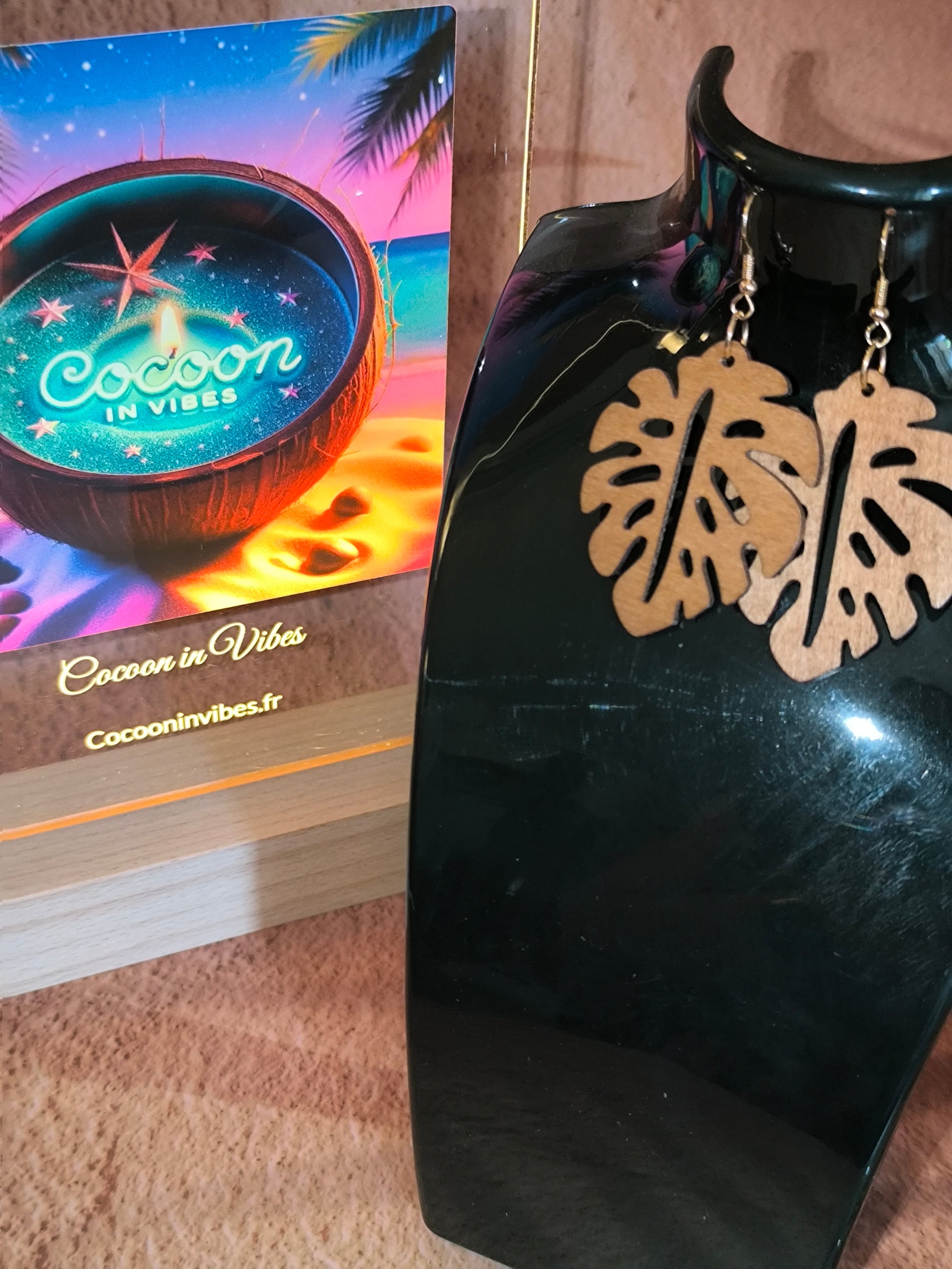 Boucles d’Oreilles Feuilles Tropicales – L’évasion au bout des oreilles