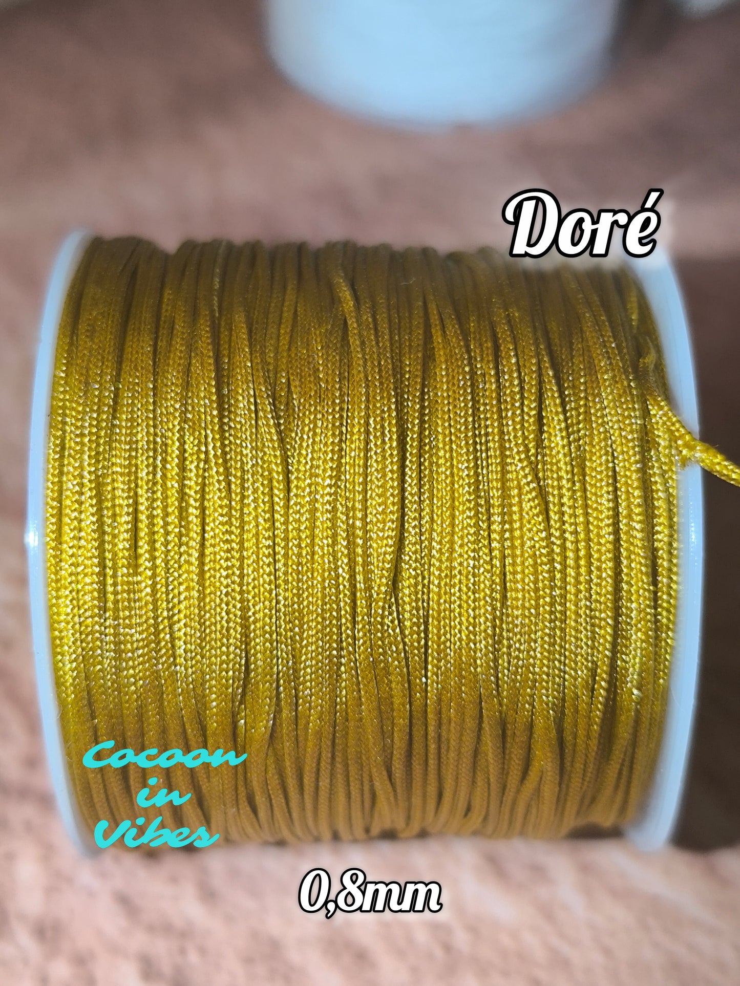 Bracelet Artisanal “Dentelle Fine Étoilée” en Macramé – Trois Or