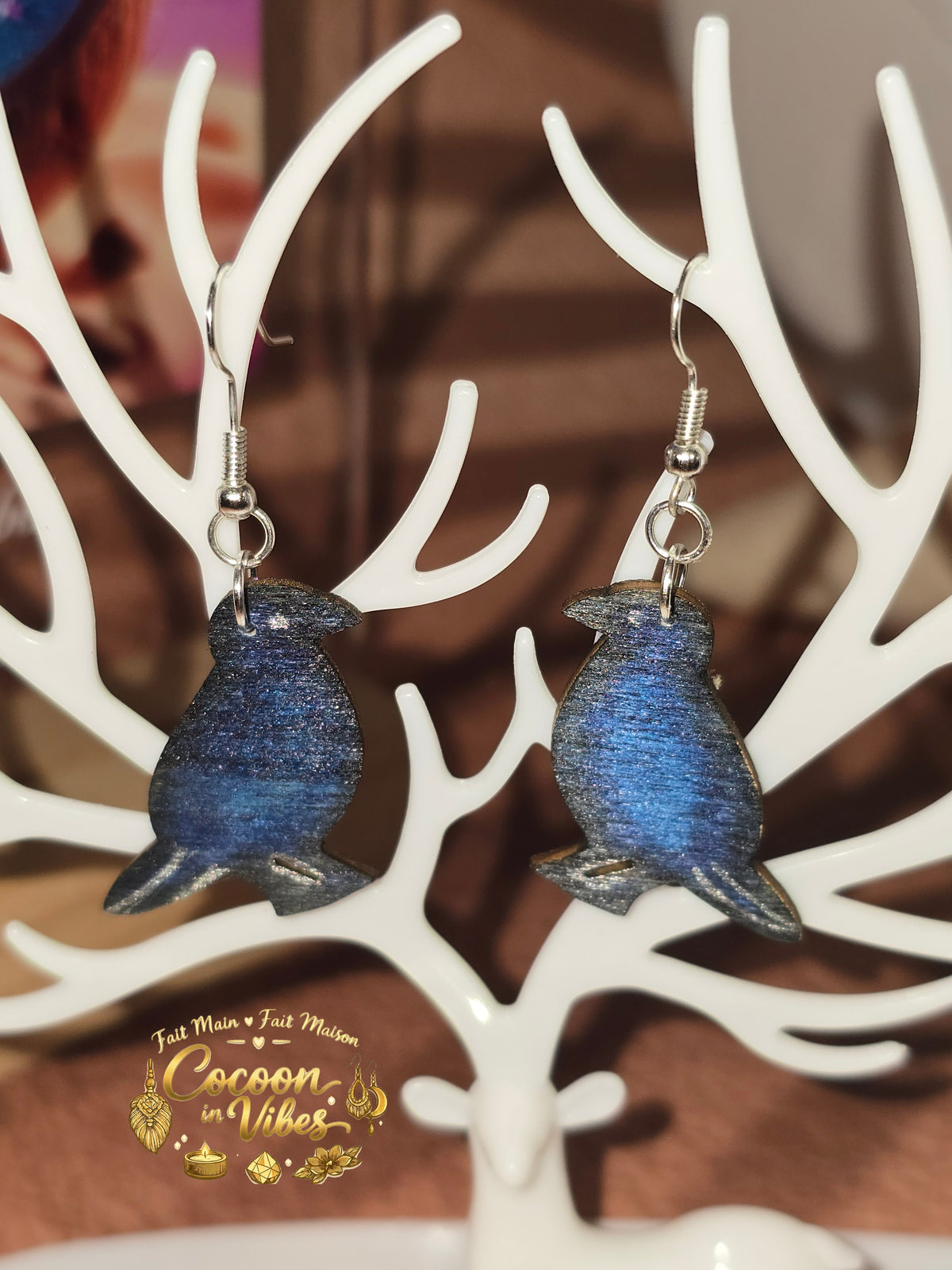 Boucles d'oreilles Artisanales en Bois « Corbeau de la Nuit » - Collection Éphémère Halloween