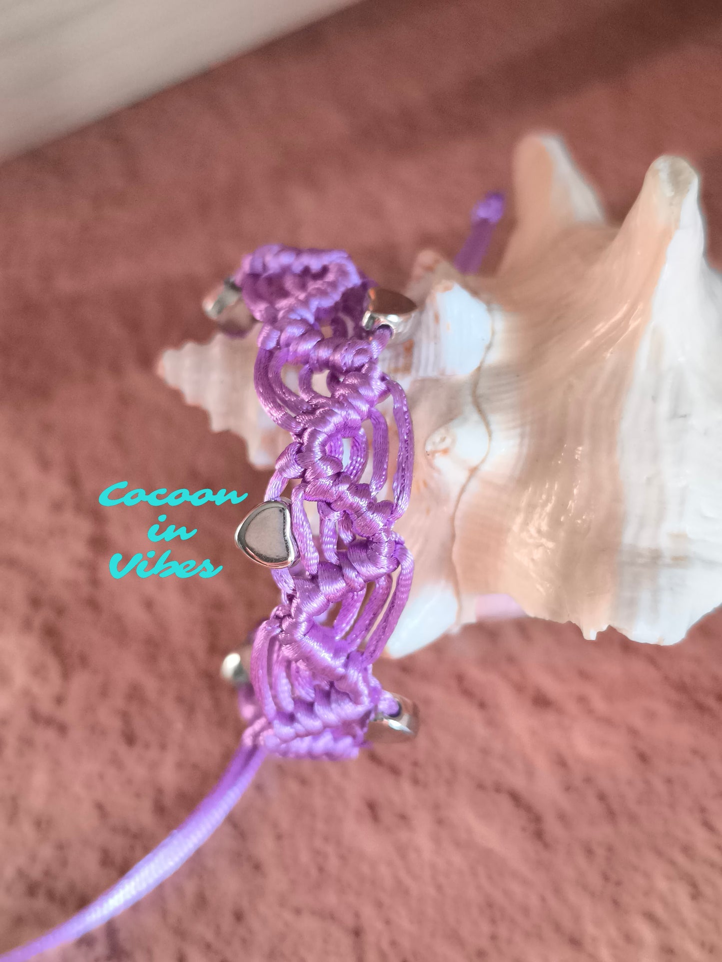 Bracelet Artisanal “Dentelle Satinée" – Parsemé de petits Cœurs