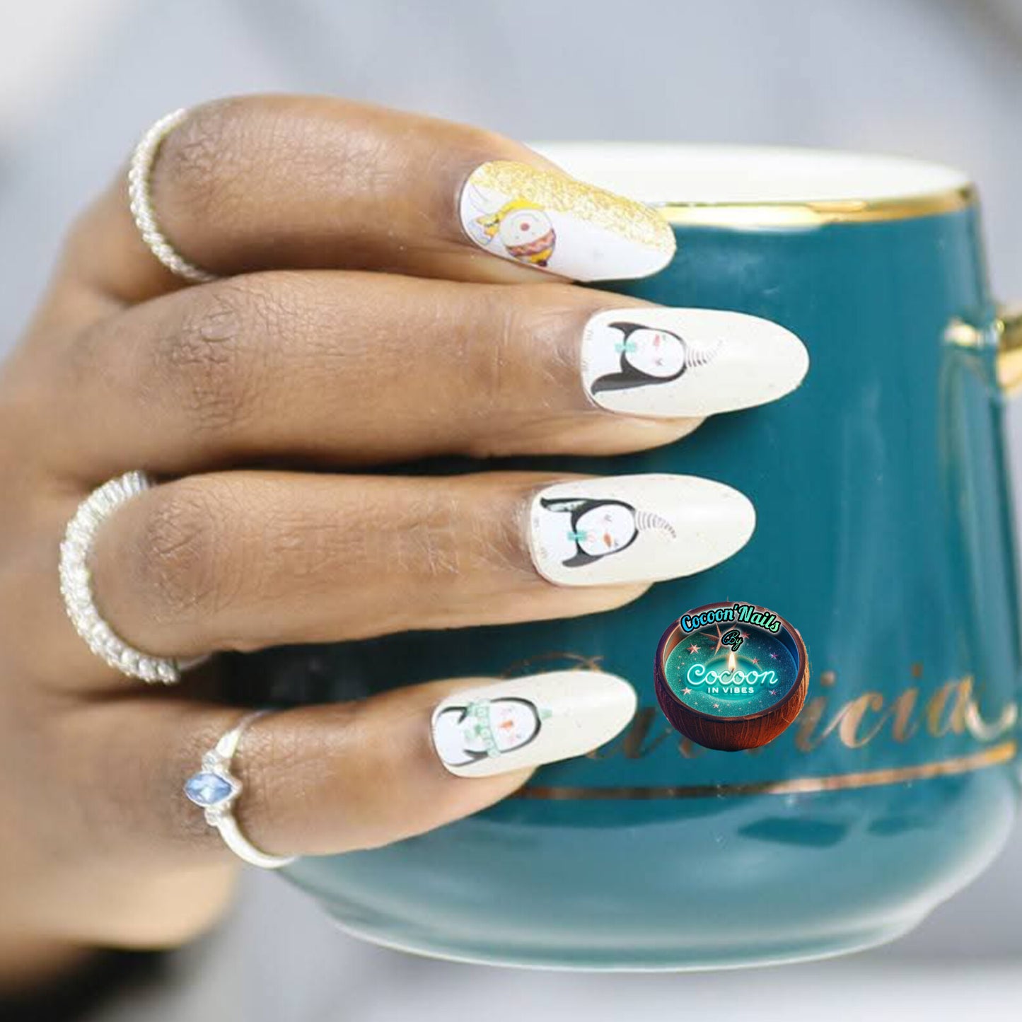 Cocoon’Nails – Golden Penguin : un hiver scintillant au bout des doigts