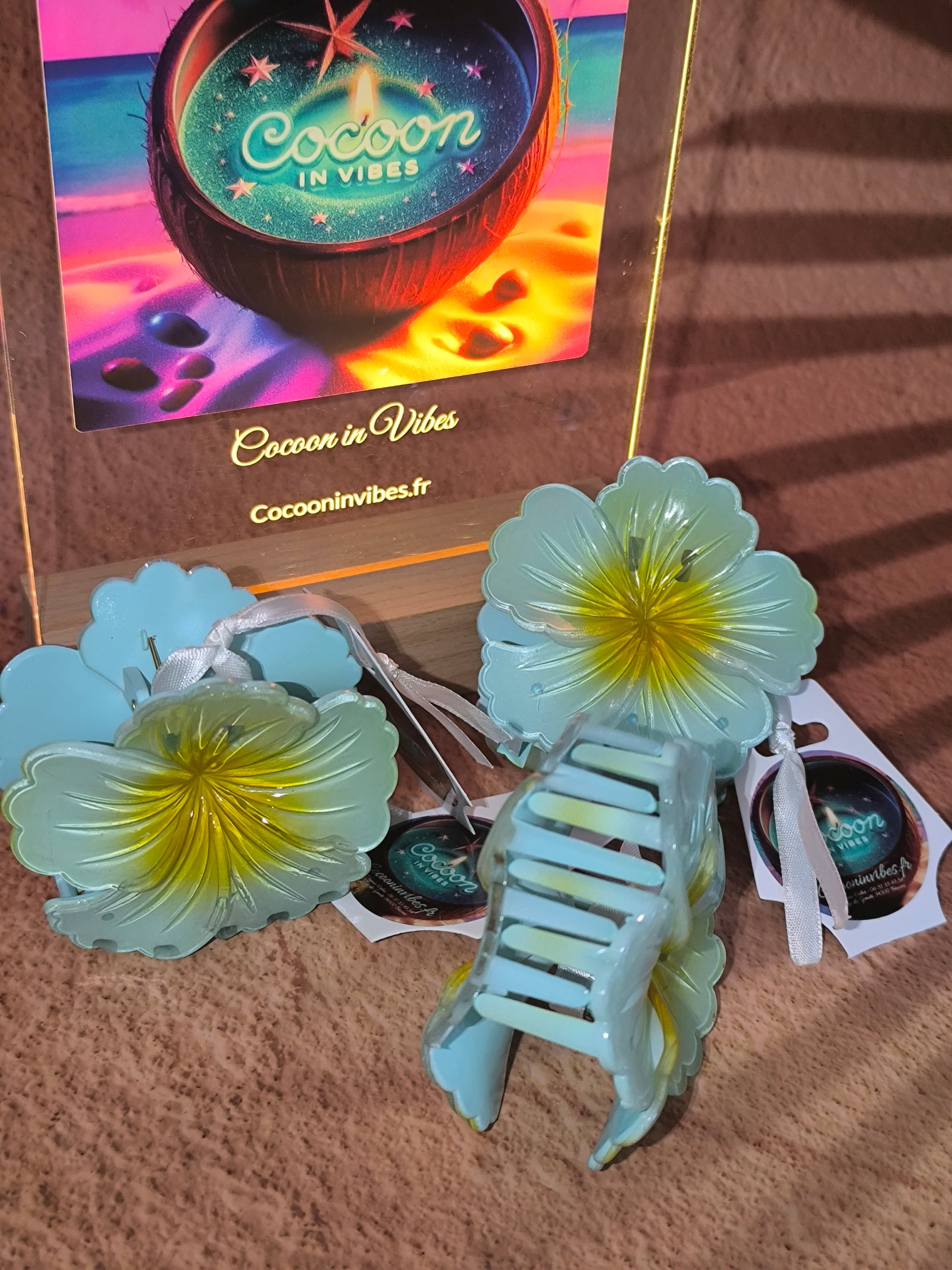 Pince à cheveux Hibiscus 8 cm ~ Bleu Lagon, L’élégance d’une fleur tropicale dans vos cheveux…