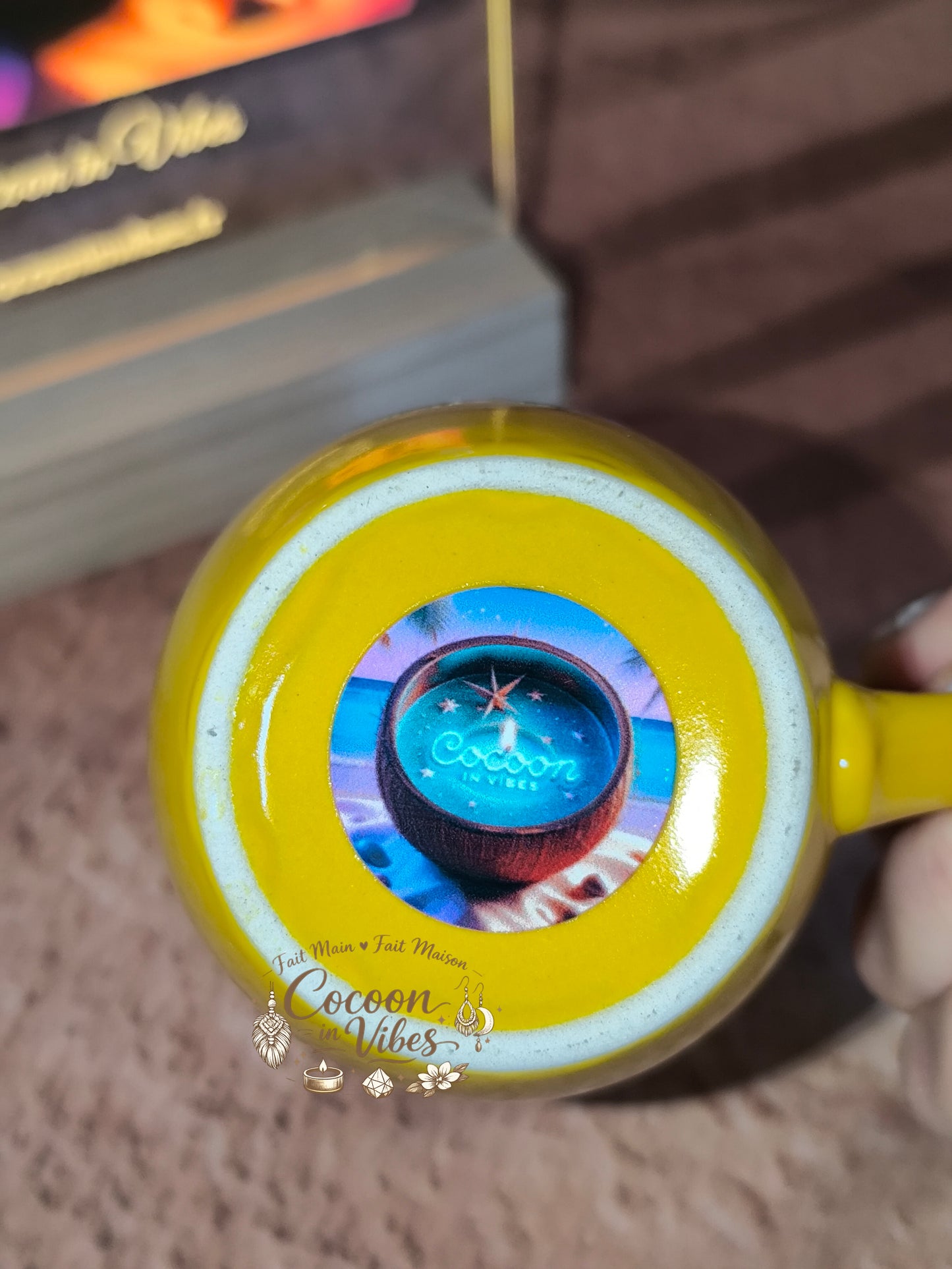 Tasse "Fête des Mères" Jaune Solaire – JE T'AIME MAMAN – Pièce unique, création artisanale Cocoon in Vibes