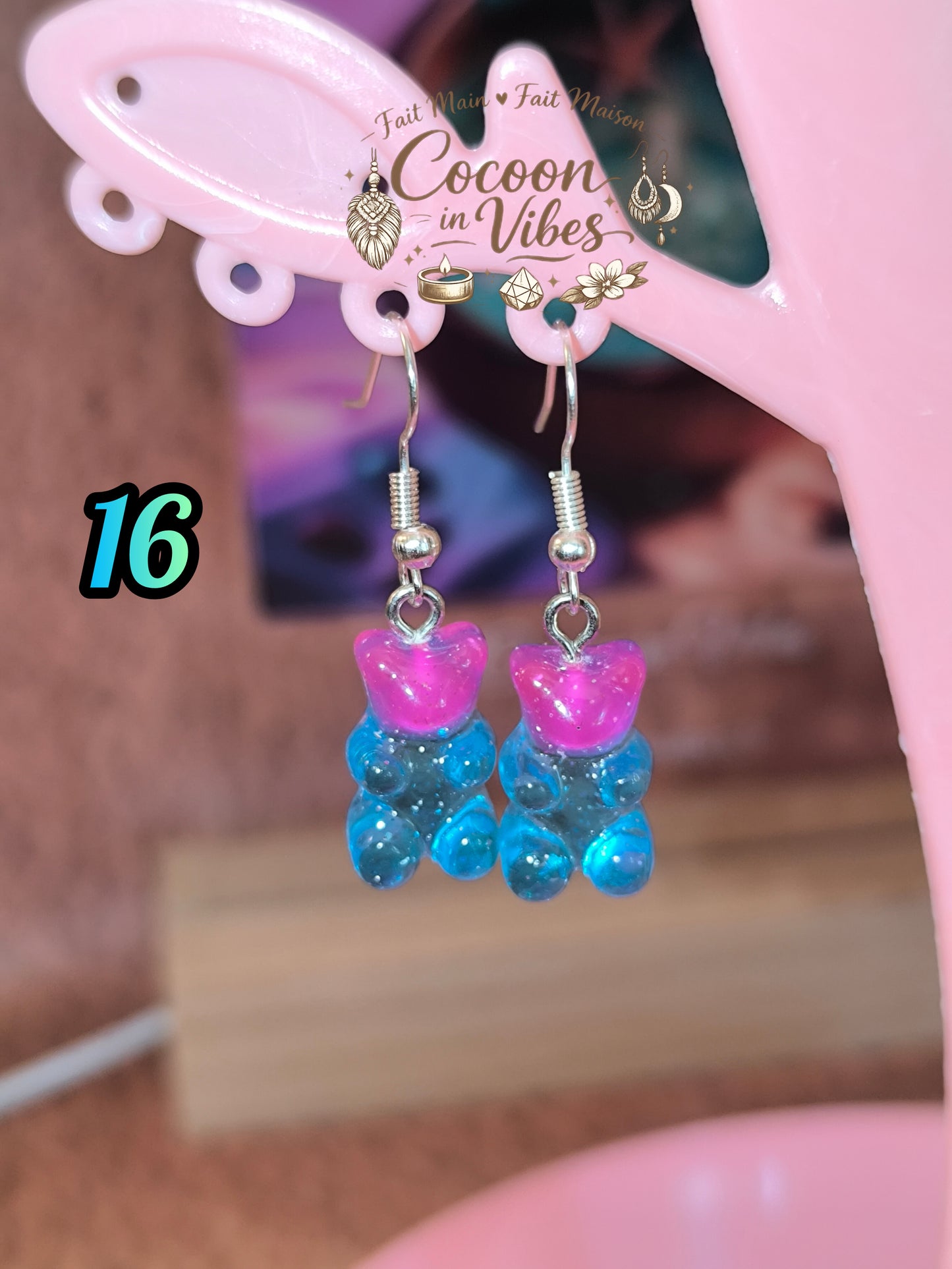 Boucles d’oreilles Nounours n°16 Fait Main – Fuchsia & Bleu Turquoise (Translucides & Pailletées)