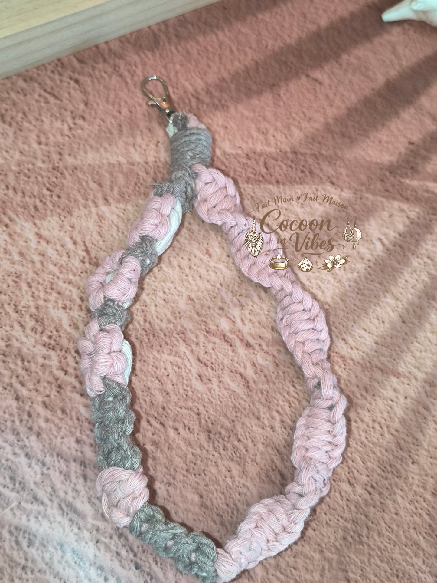 Bracelet de Téléphone en Gros Macramé — Création Artisanale Fait Main