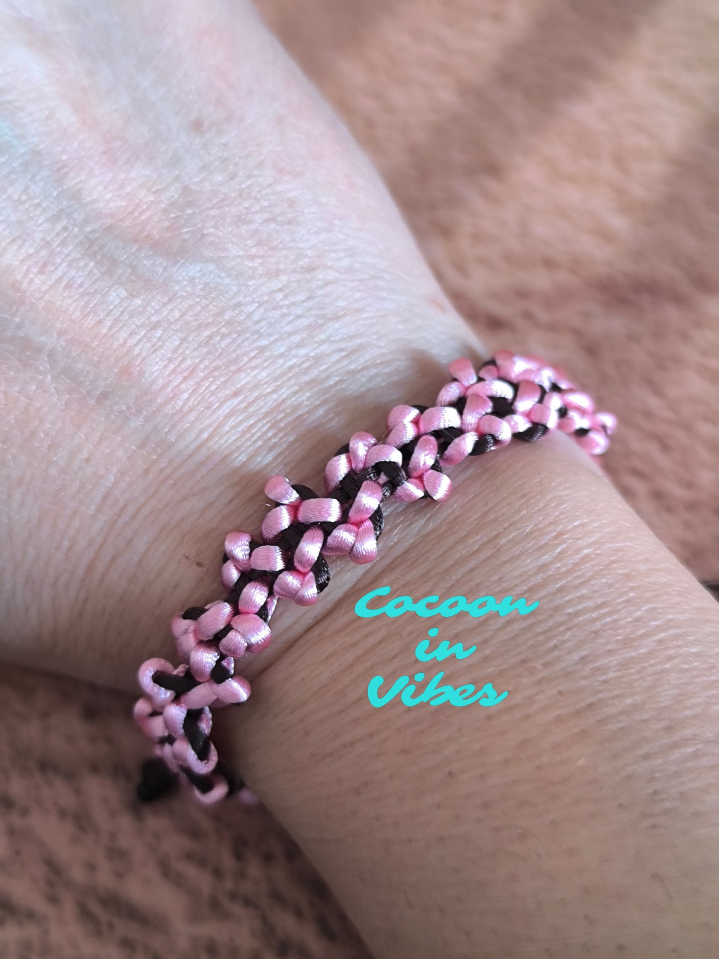 Bracelet “Sakura” – Création artisanale en macramé