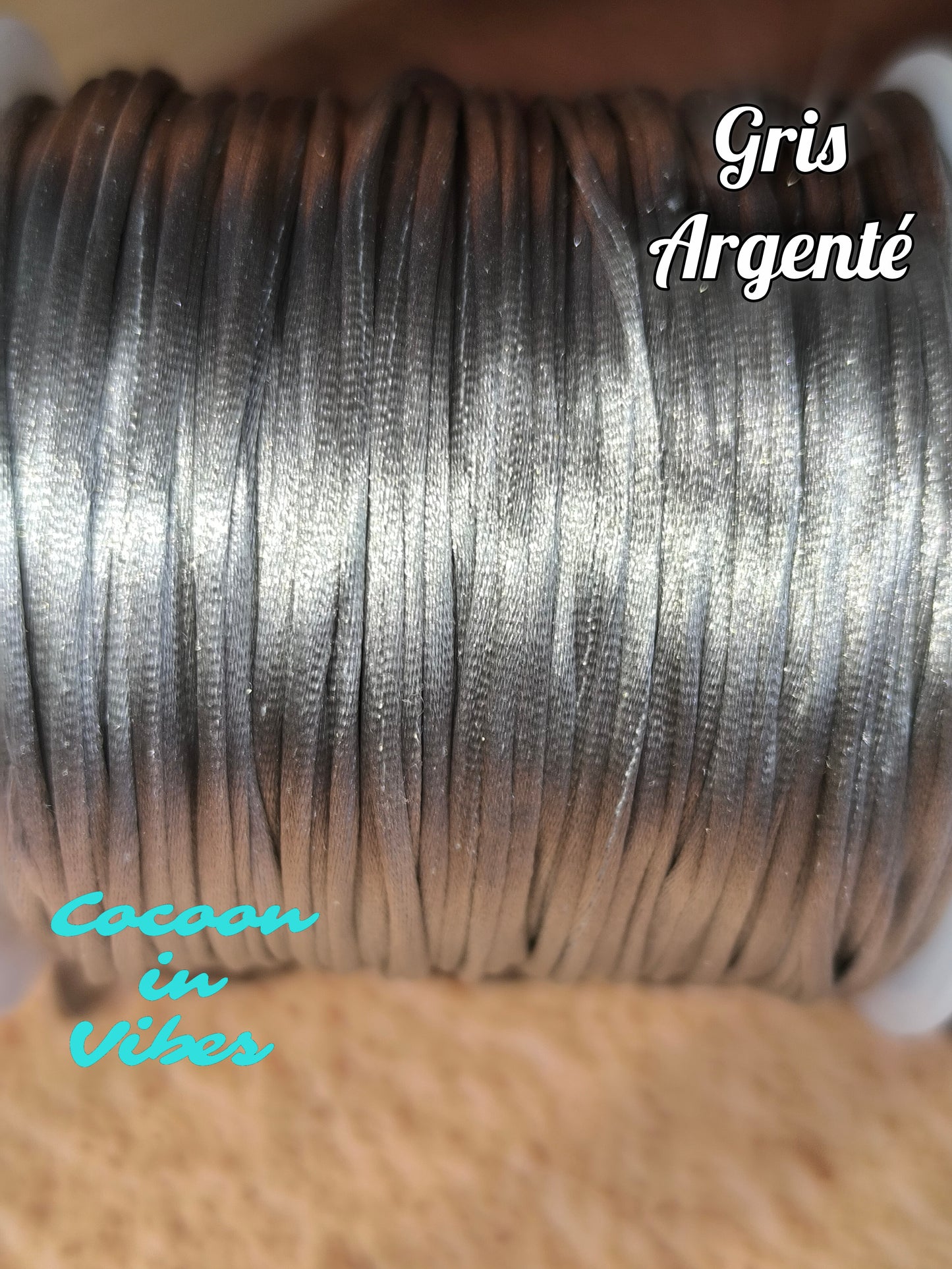 Bracelet Artisanal “Dentelle Satinée" – Parsemé de petits Cœurs