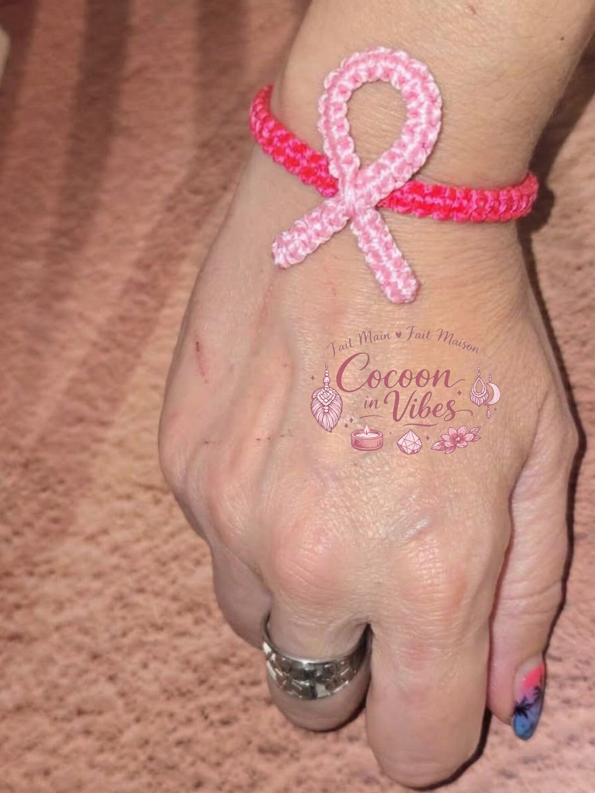 Bracelet Artisanal en Macramé Solidaire – Octobre Rose