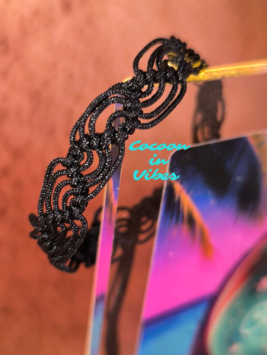 Bracelet “Dentelle Fine” en macramé  – Entièrement réalisé à la main