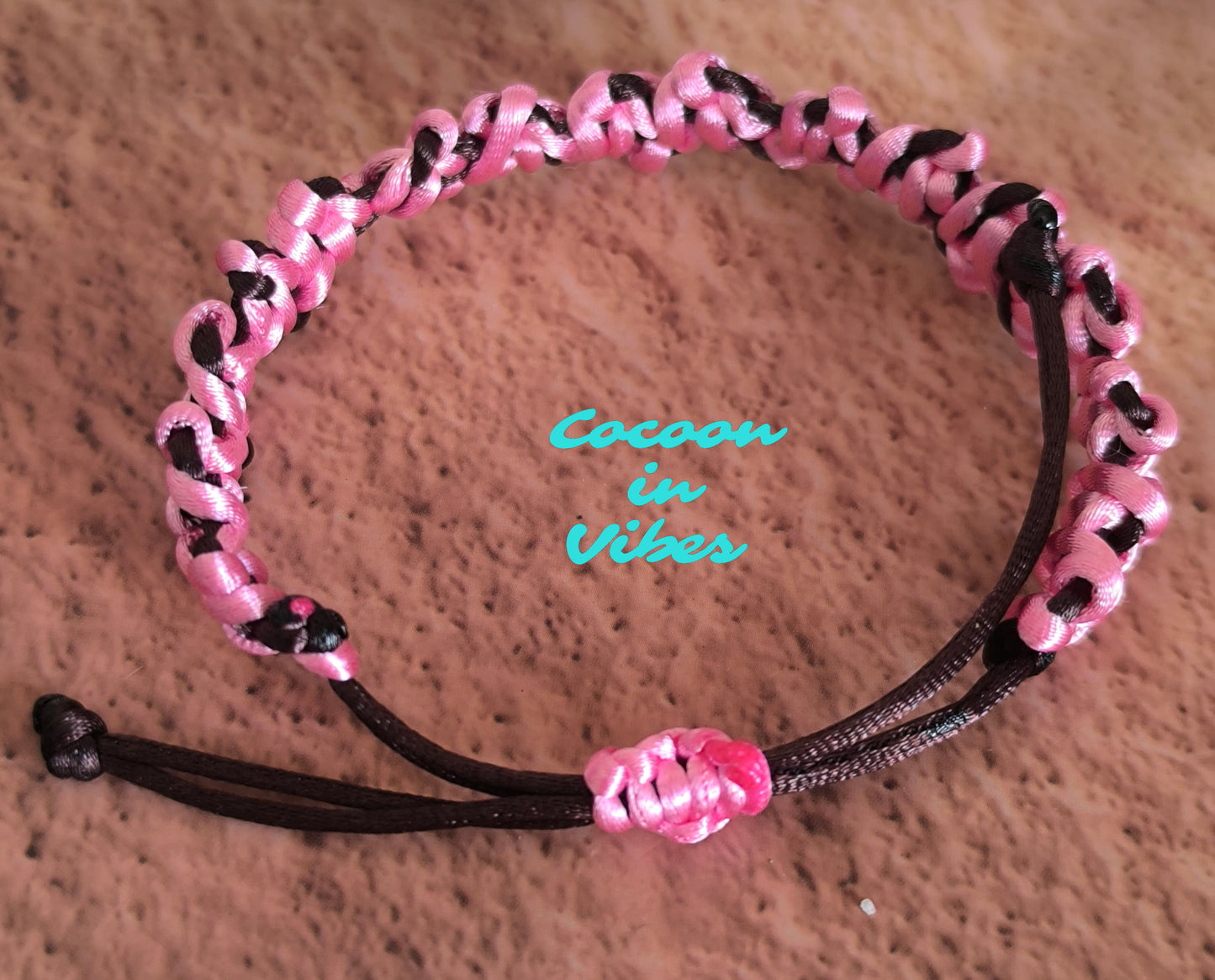 Bracelet “Sakura” – Création artisanale en macramé