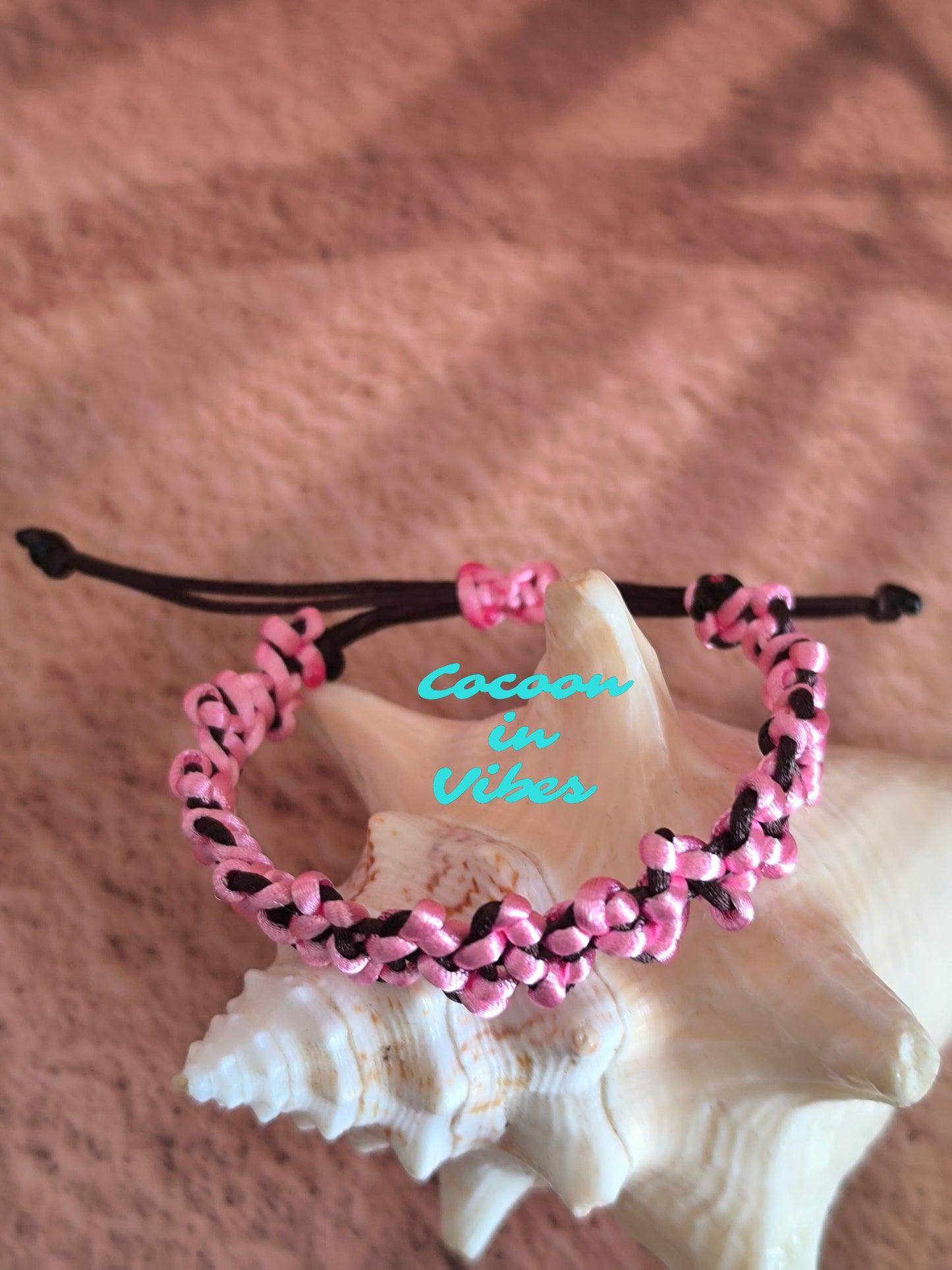 Bracelet “Sakura” – Création artisanale en macramé