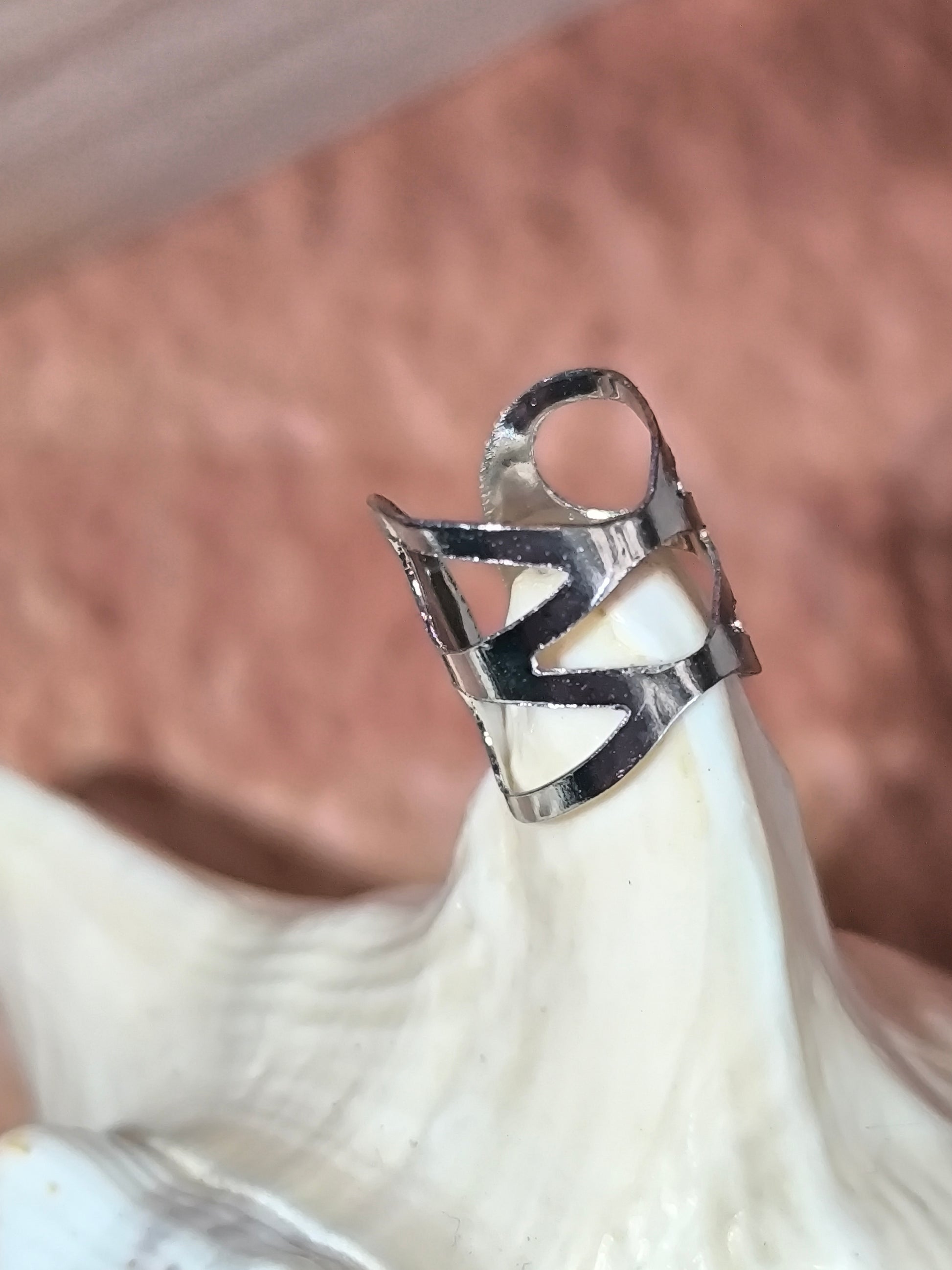 Bagues d'oreilles finement ajourée et argentée - 10 modèles au choix