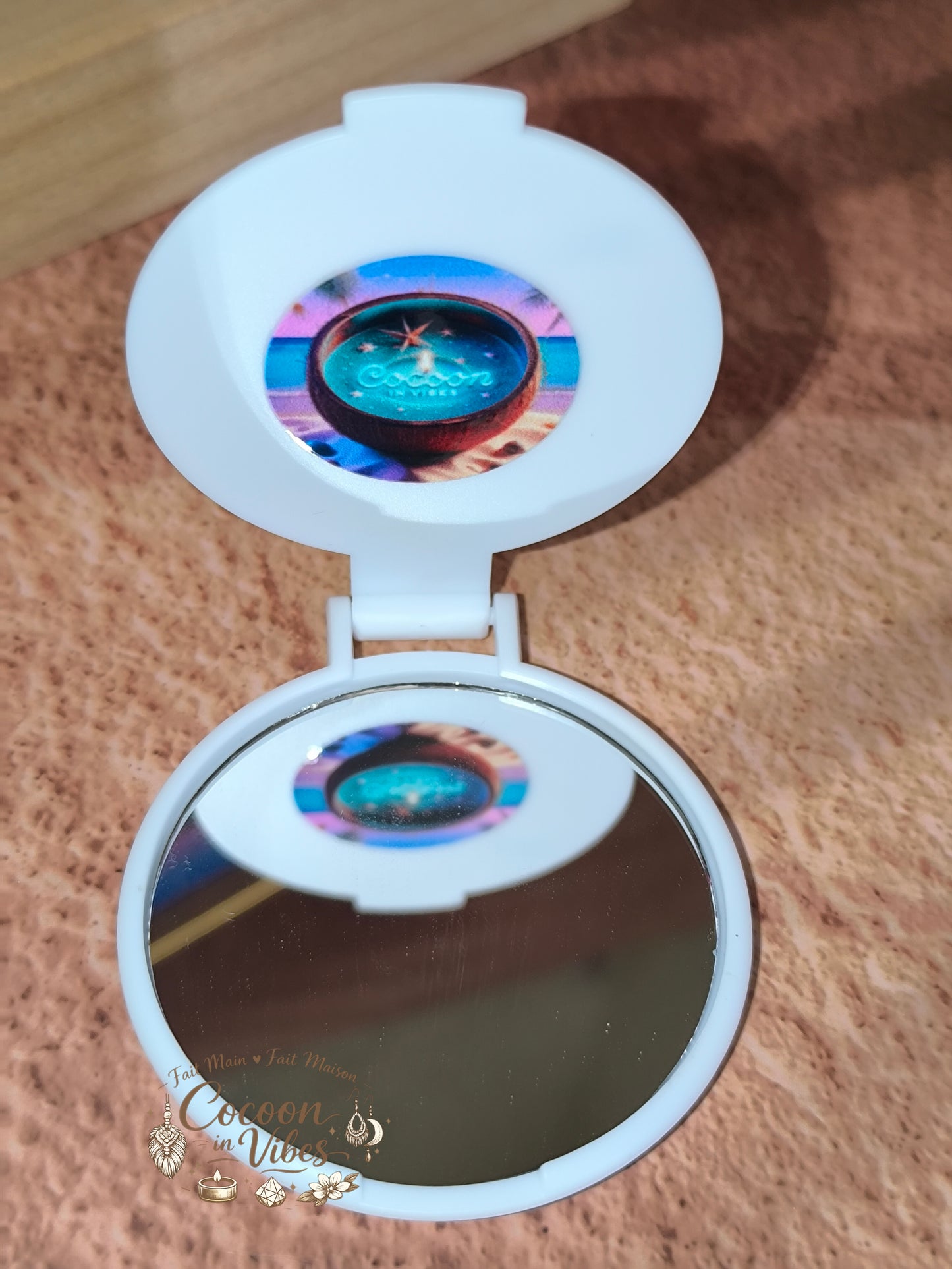 Miroir de poche blanc mat “Remerciements – Mots Précieux – Enseigner c’est toucher une vie pour toujours” – Modèle unique