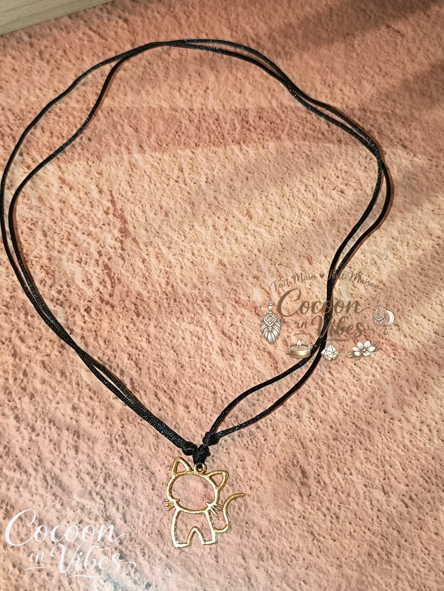 Collier pendentif chat Ajouré – Fait main personnalisable