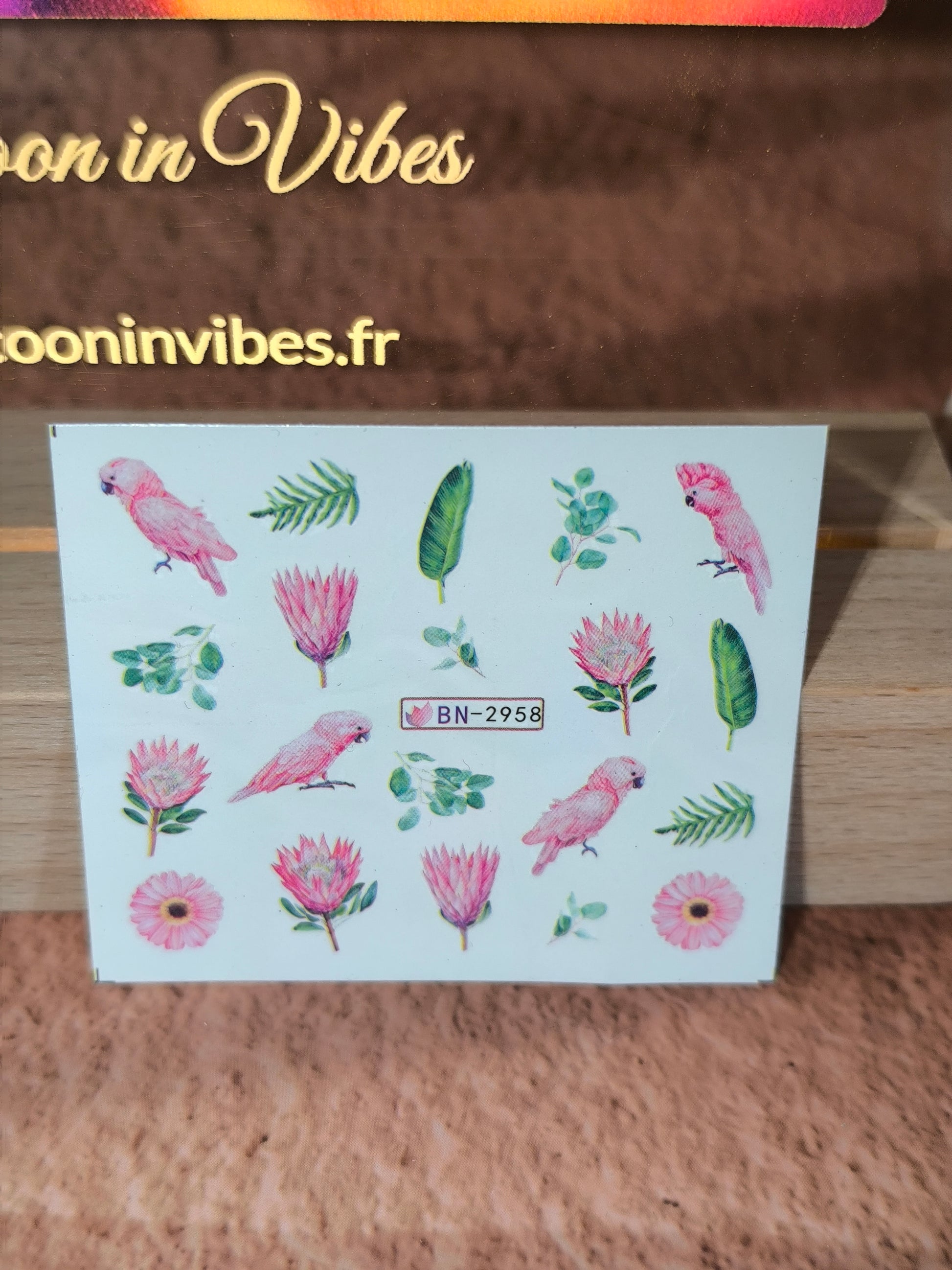 Stickers Ongles Oiseaux Tropicaux - Un paradis exotique… posé sur vos ongles