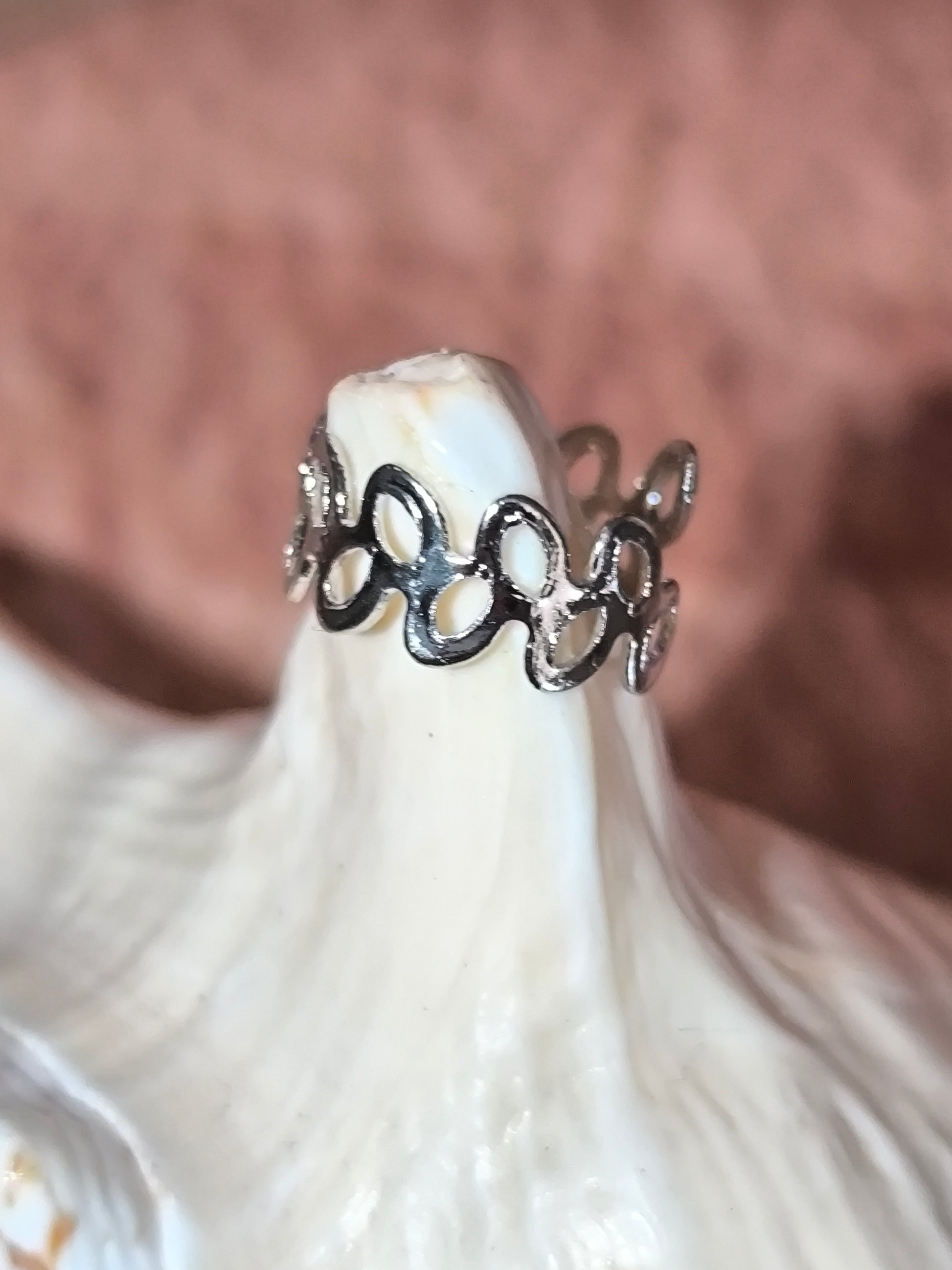 Bagues d'oreilles finement ajourée et argentée - 10 modèles au choix