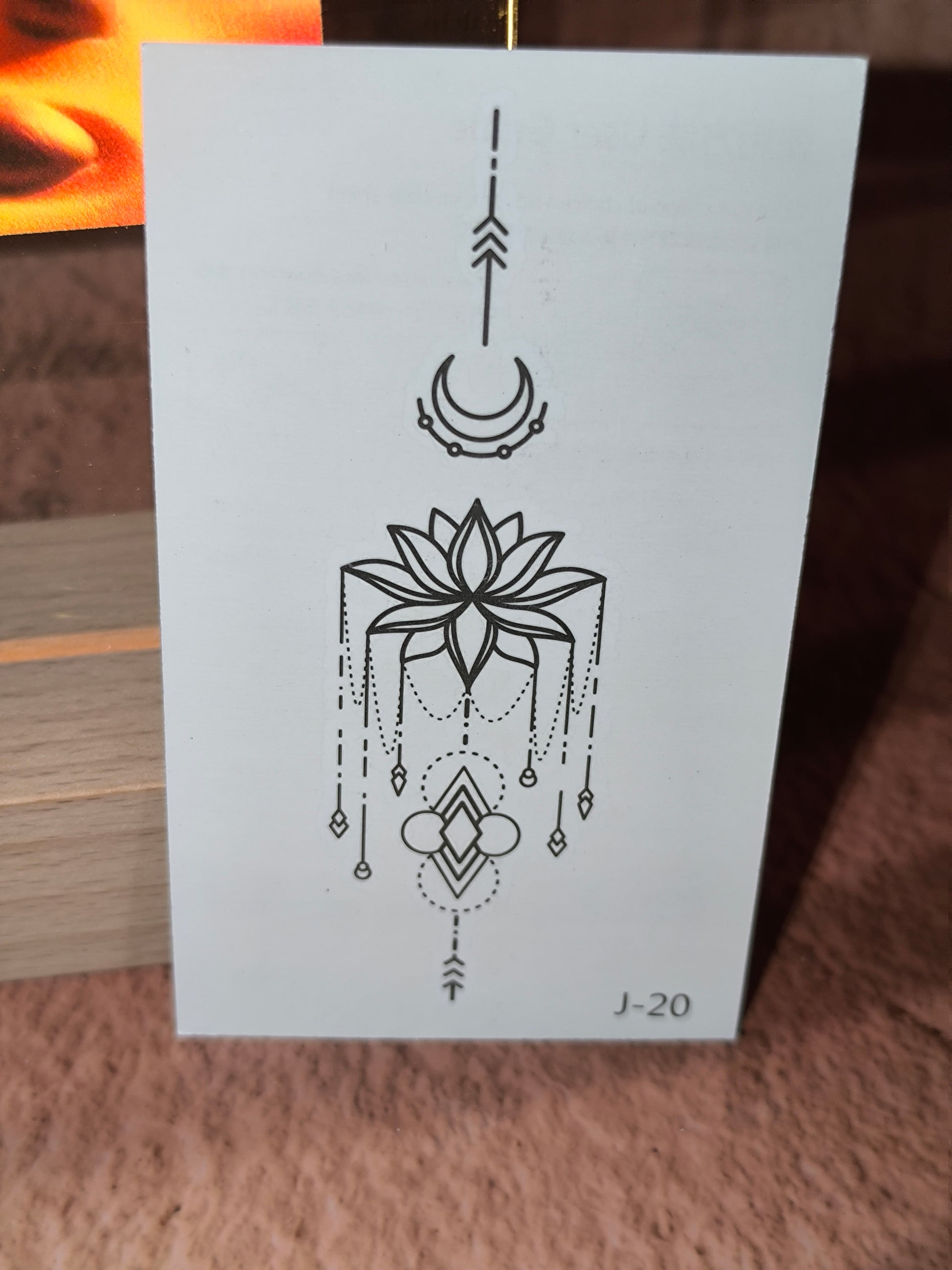 Tatouages Éphémères Spirituels – Fins, Discrets et Inspirants