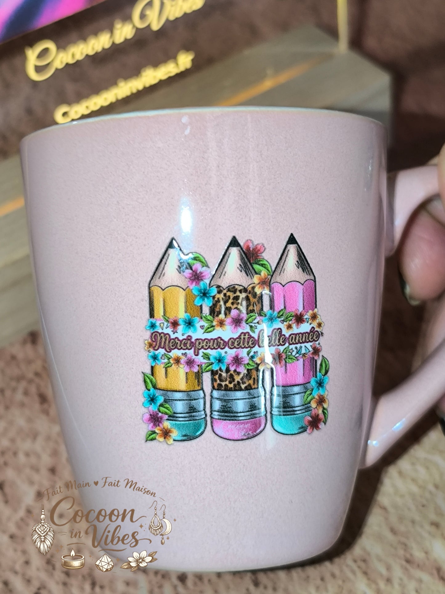 Tasse "Fin d'année scolaire" Rose Poudré – MERCI POUR CETTE BELLE ANNÉE – Pièce unique, création artisanale Cocoon in Vibes