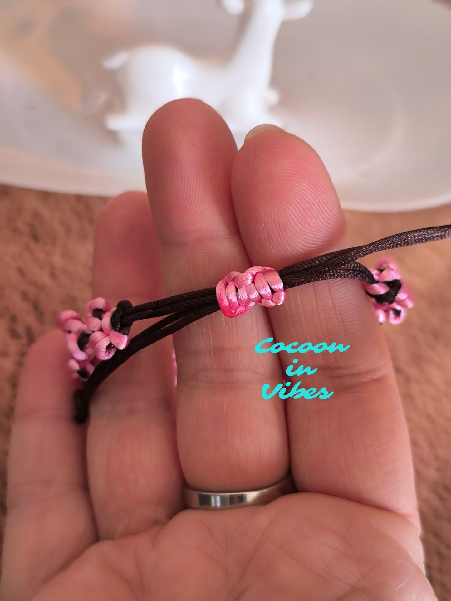 Bracelet “Sakura” – Création artisanale en macramé