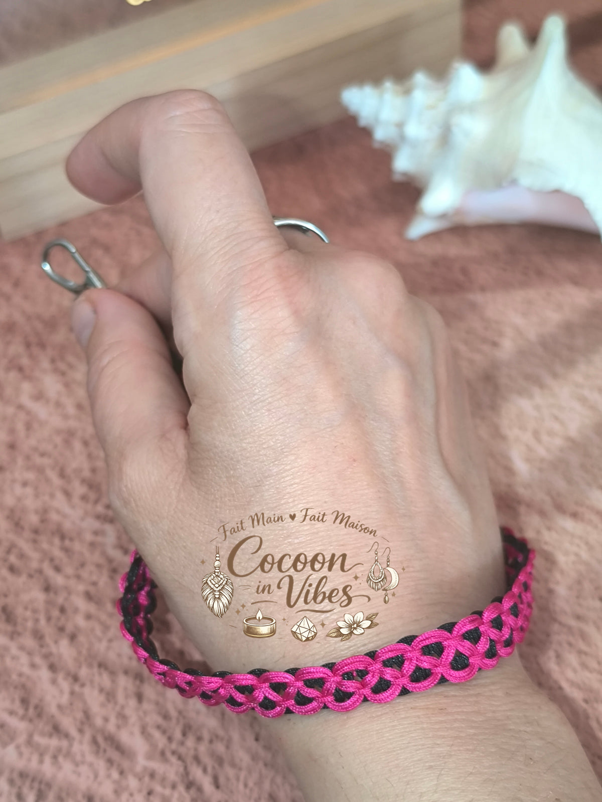Bracelet de Téléphone Collection Vague Entrelacée - Couleur au choix - Fait main en Macramé