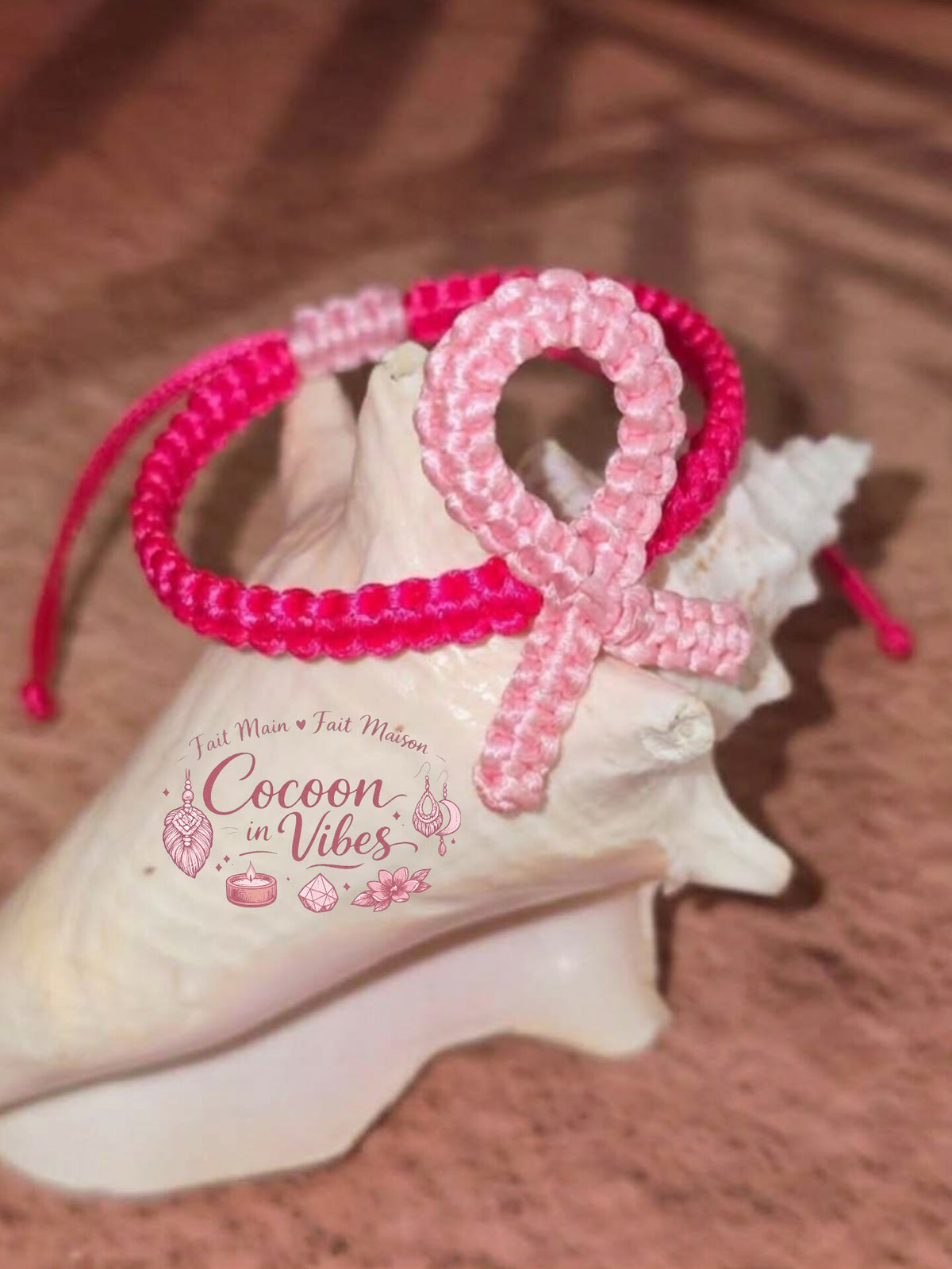 Bracelet Artisanal en Macramé Solidaire – Octobre Rose