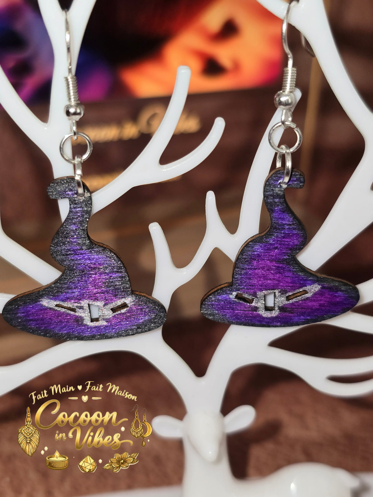 Boucles d'oreilles Artisanales en Bois « Chapeau Envoûtant » - Collection Éphémère Halloween