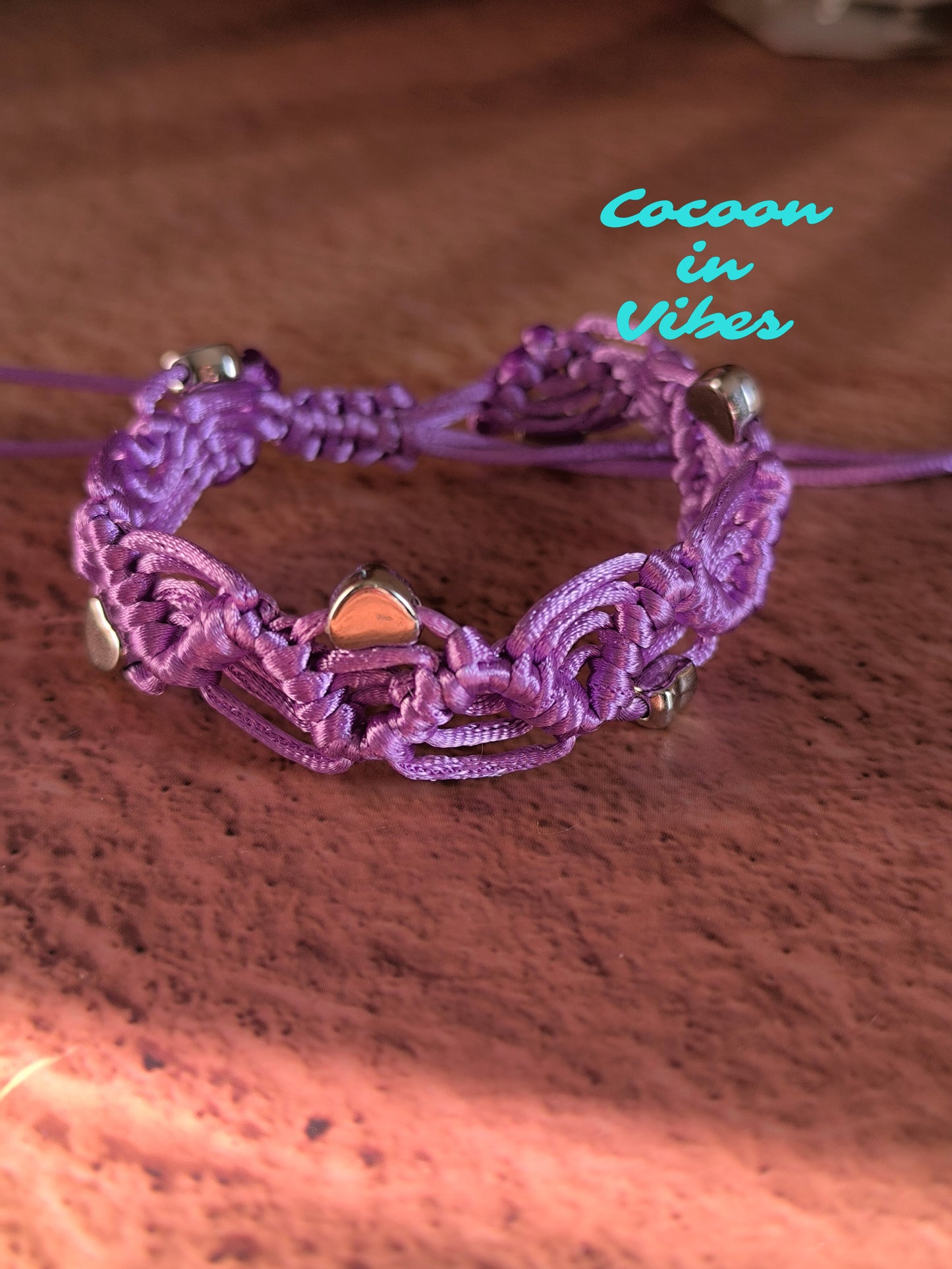 Bracelet Artisanal “Dentelle Satinée" – Parsemé de petits Cœurs