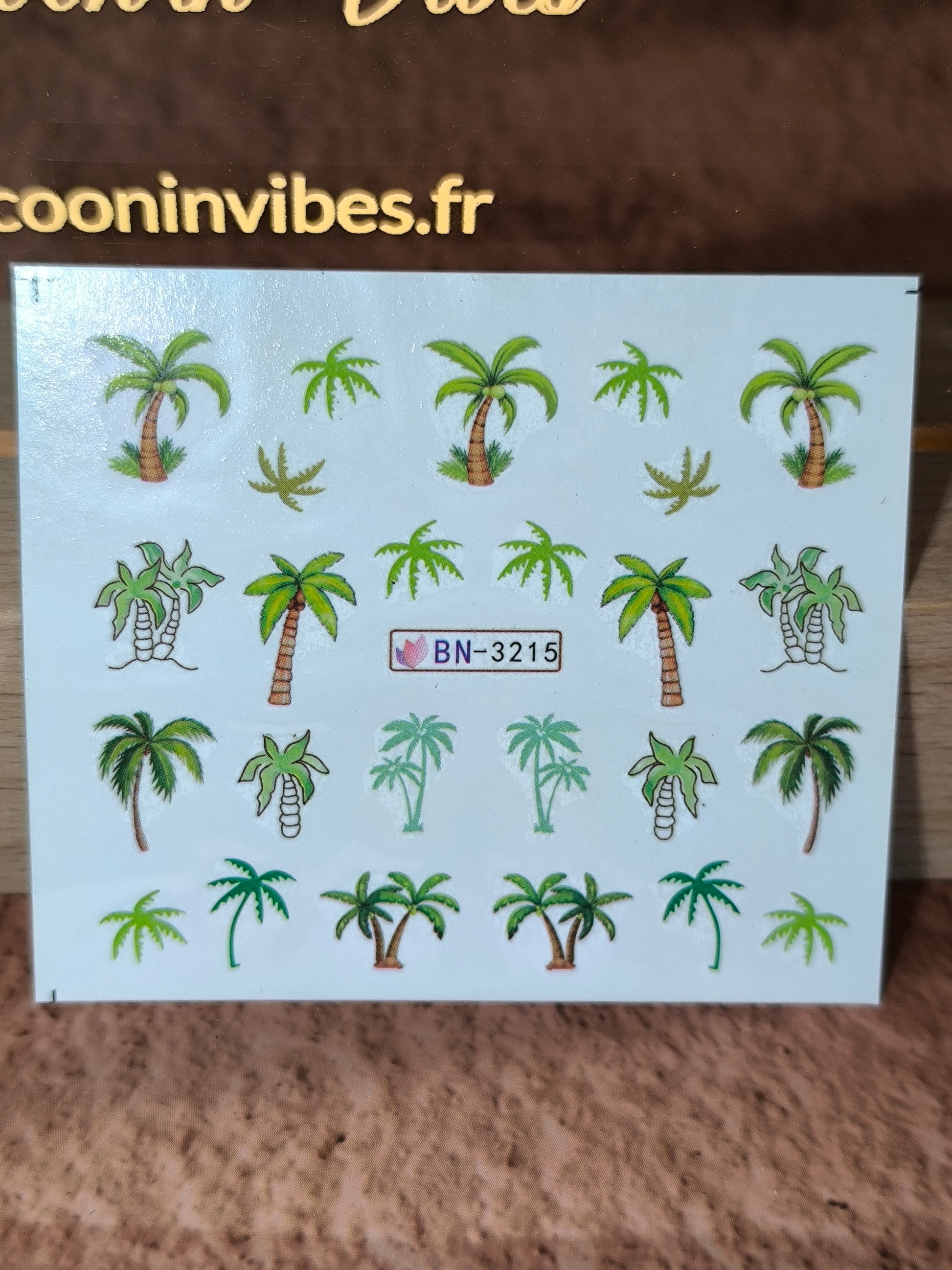 Stickers ongles Palmiers - Embarquez pour un voyage tropical… au bout de vos ongles
