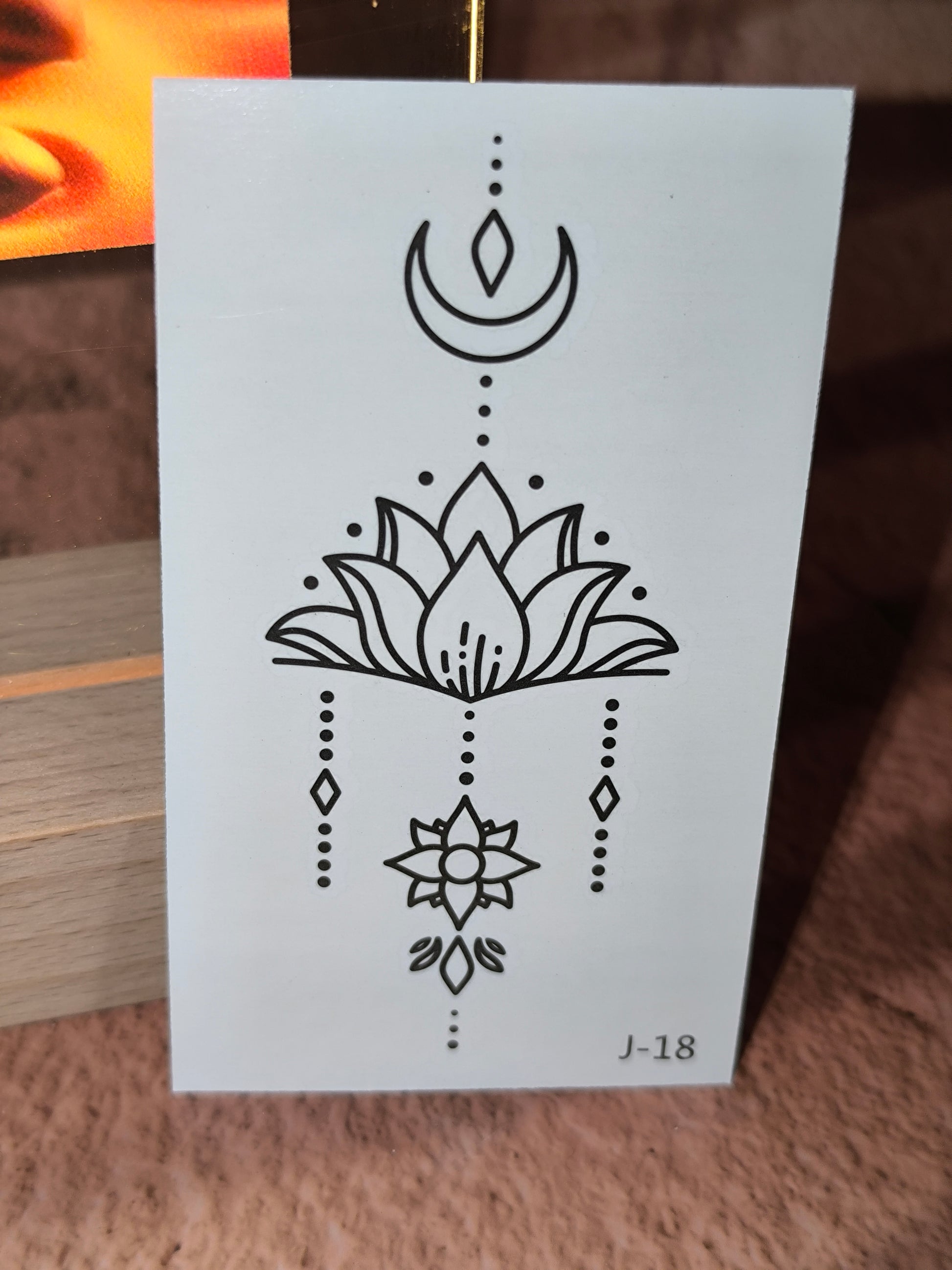 Tatouages Éphémères Spirituels – Fins, Discrets et Inspirants