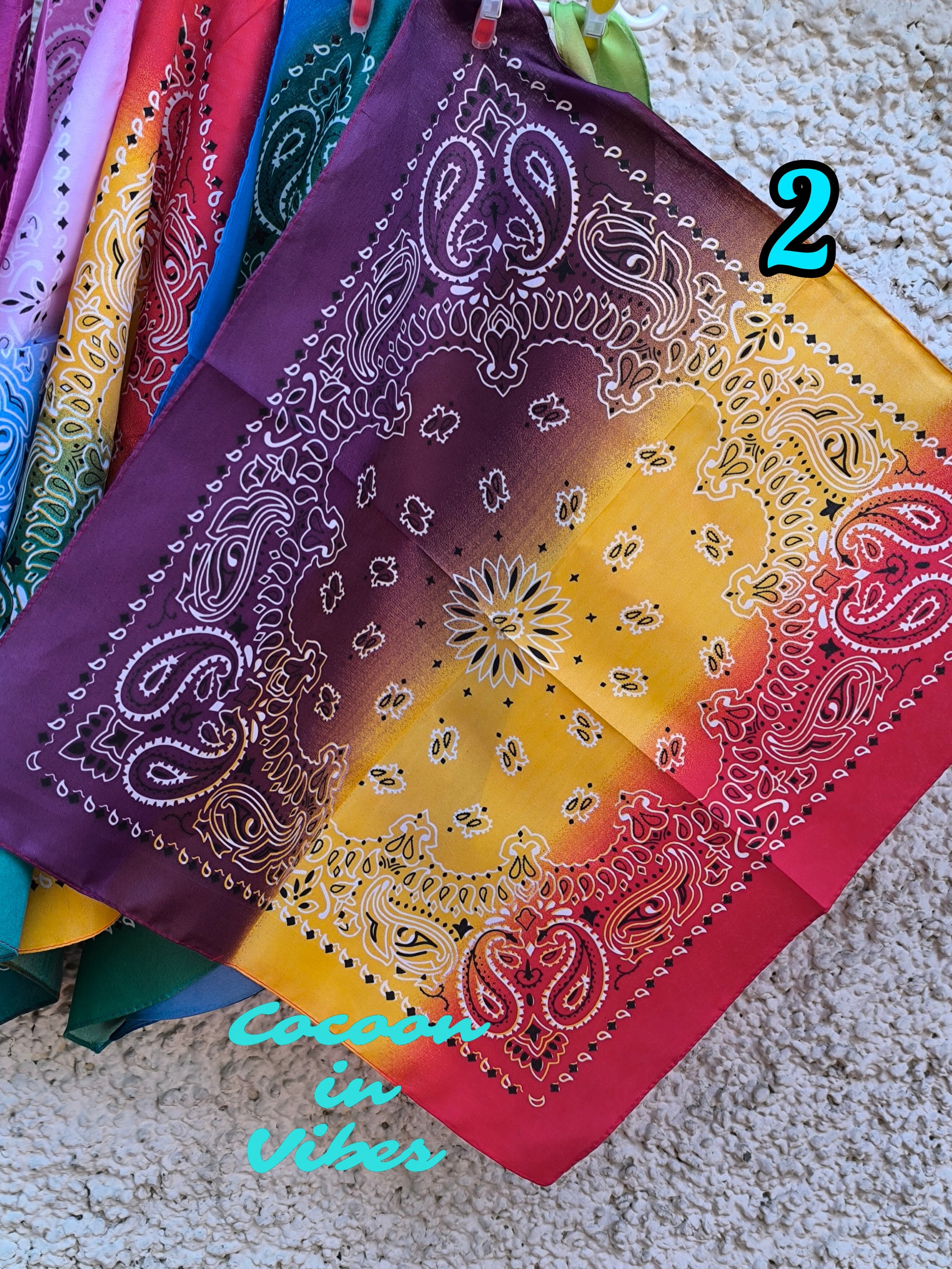 Les Bandanas Magiques de l’Été – L’Accessoire aux Mille Histoires