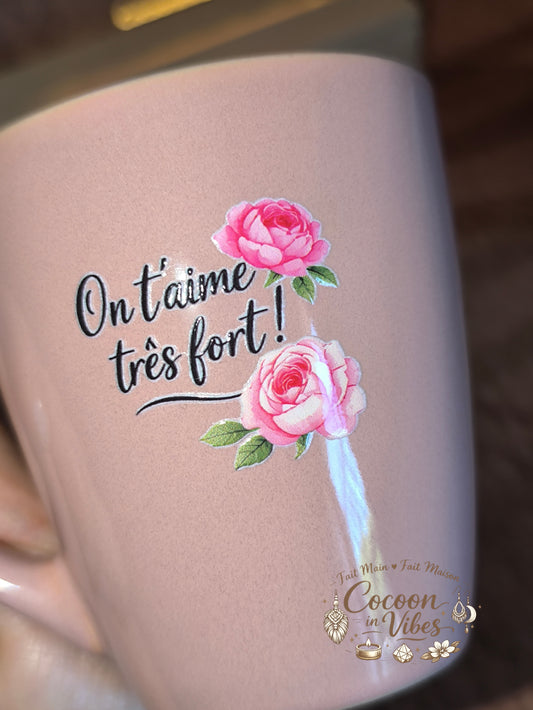 Tasse "Fête des Mères" Rose – BELLE ET DOUCE JOURNÉE À TOI, MAMAN ! – Pièce unique, création artisanale Cocoon in Vibes
