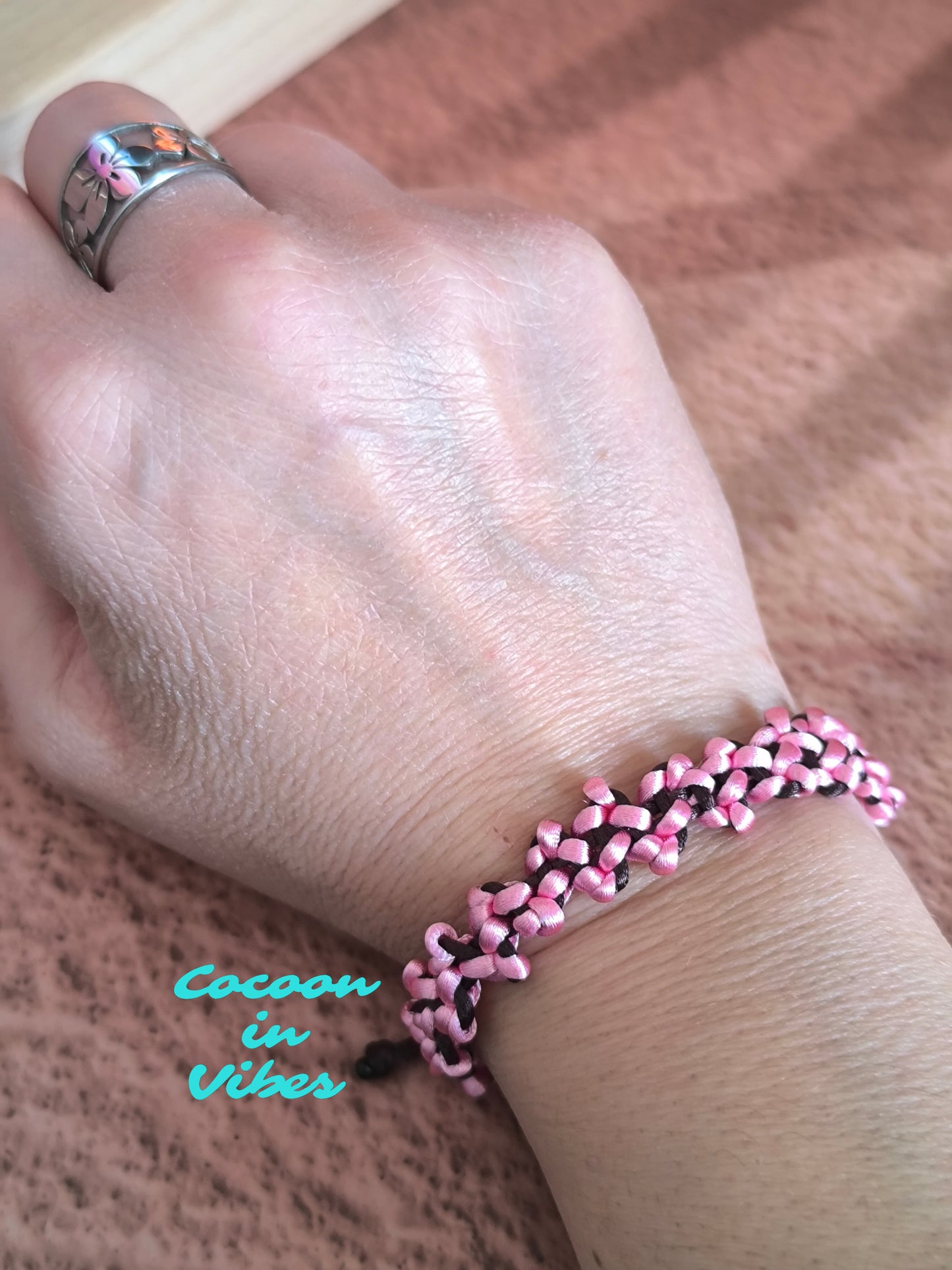 Bracelet “Sakura” – Création artisanale en macramé
