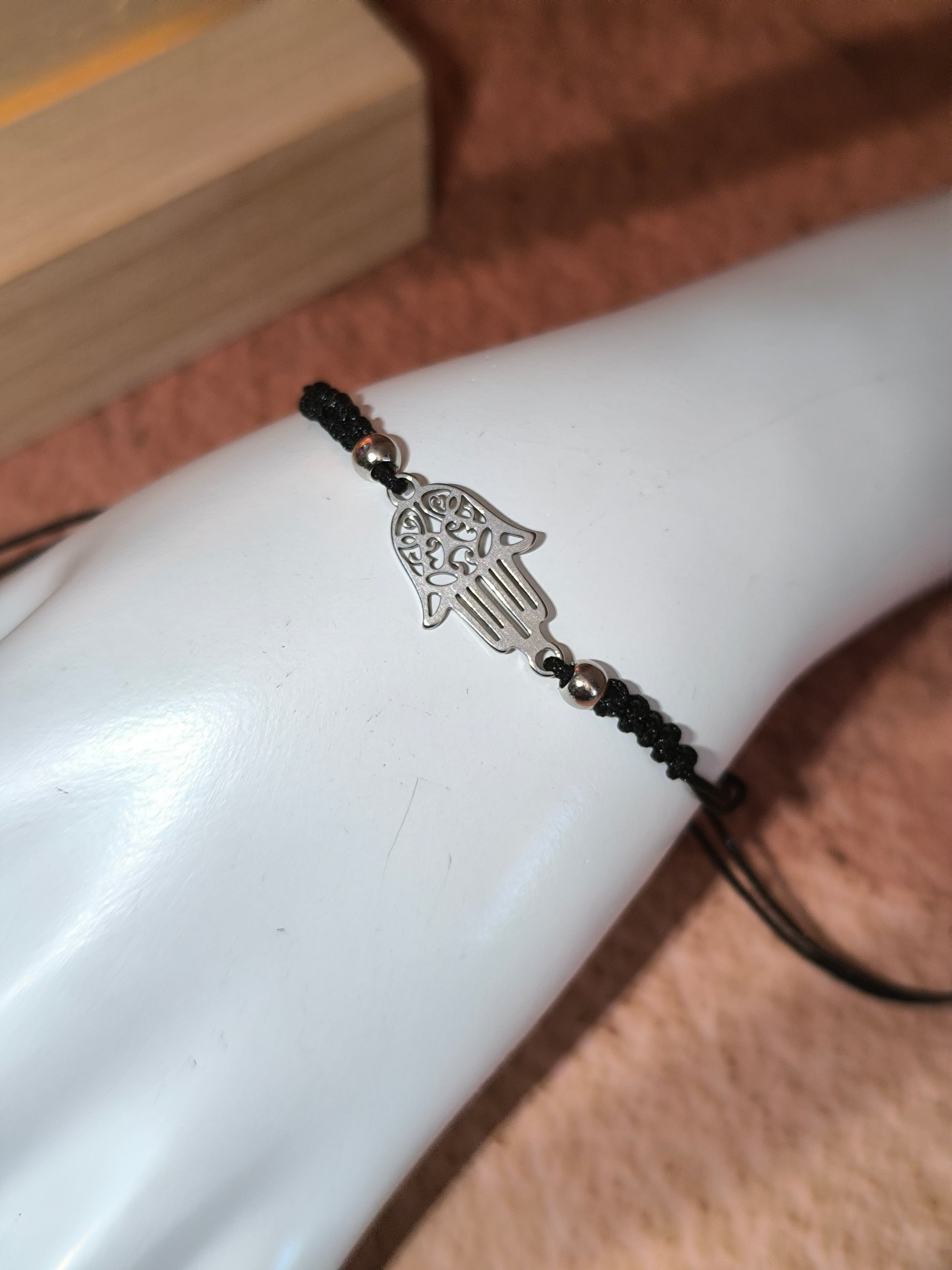 Bracelet Plaque finement Découpée en acier inoxydable – Petit Trésor à Porter