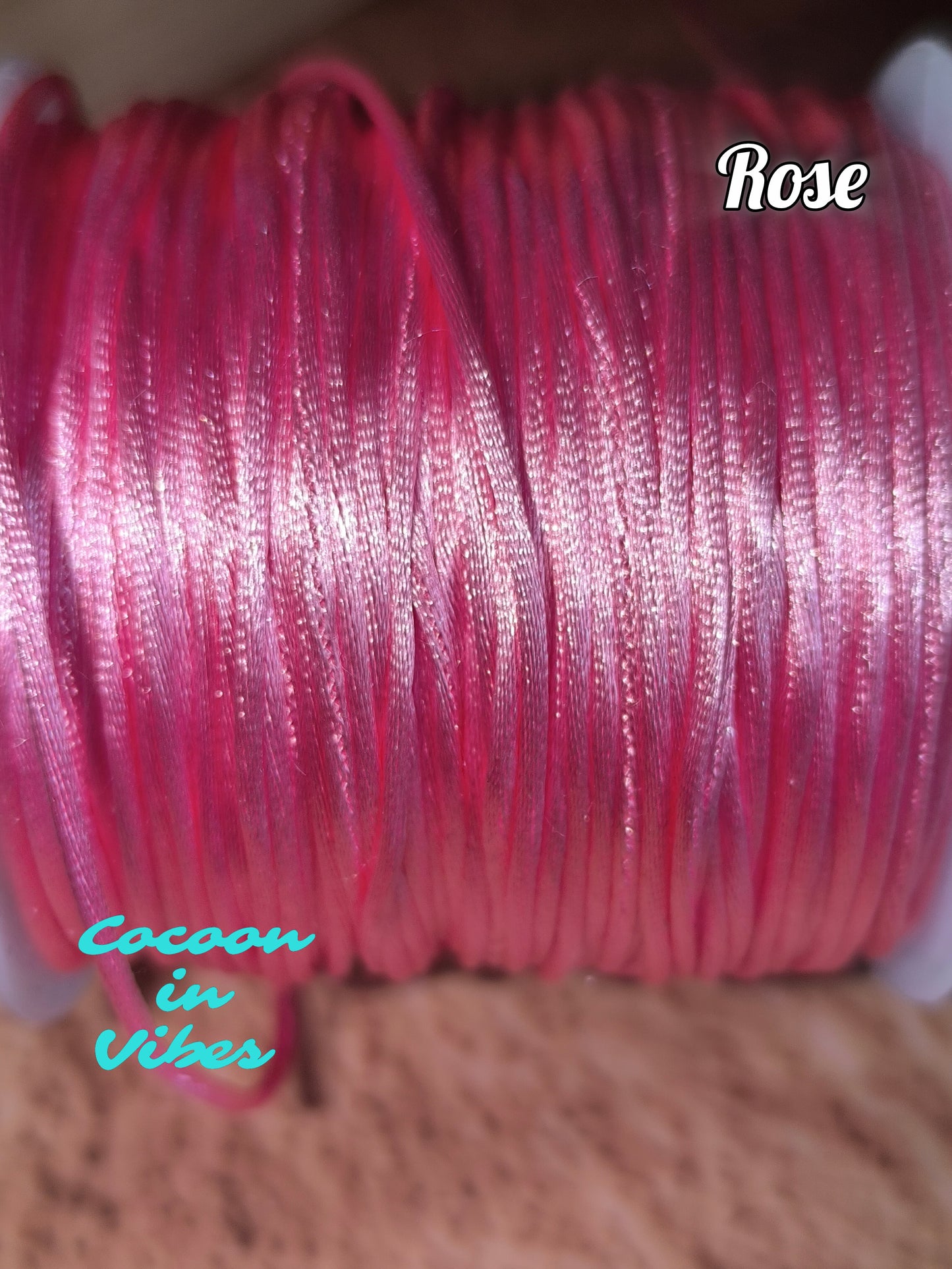 Bracelet Artisanal “Dentelle Satinée" – Parsemé de petits Cœurs