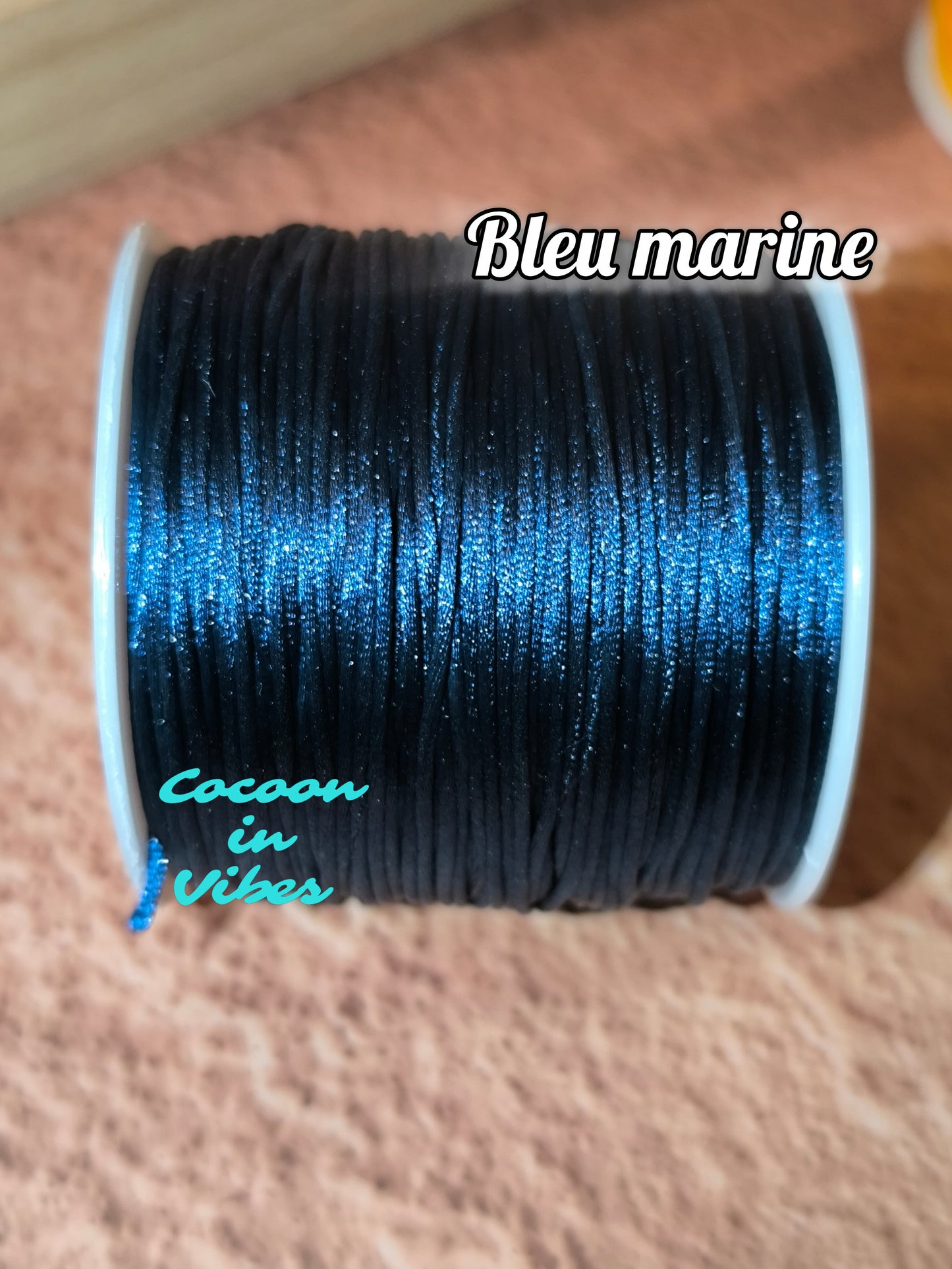 Bracelet Artisanal “Dentelle Satinée" – Parsemé de petits Cœurs