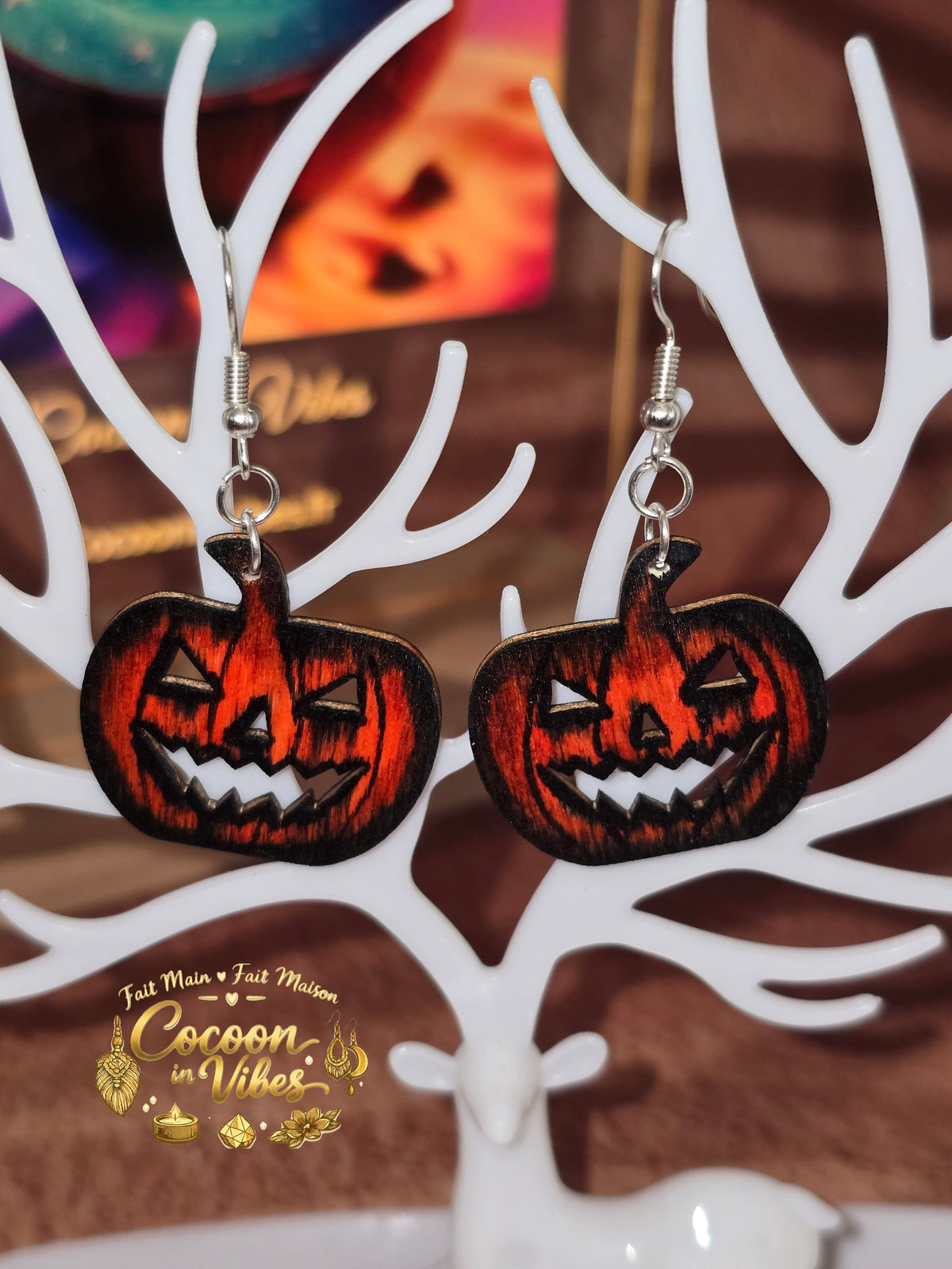 Boucles d'oreilles Artisanales en Bois « Citrouille Ténébreuse » - Collection Éphémère Halloween