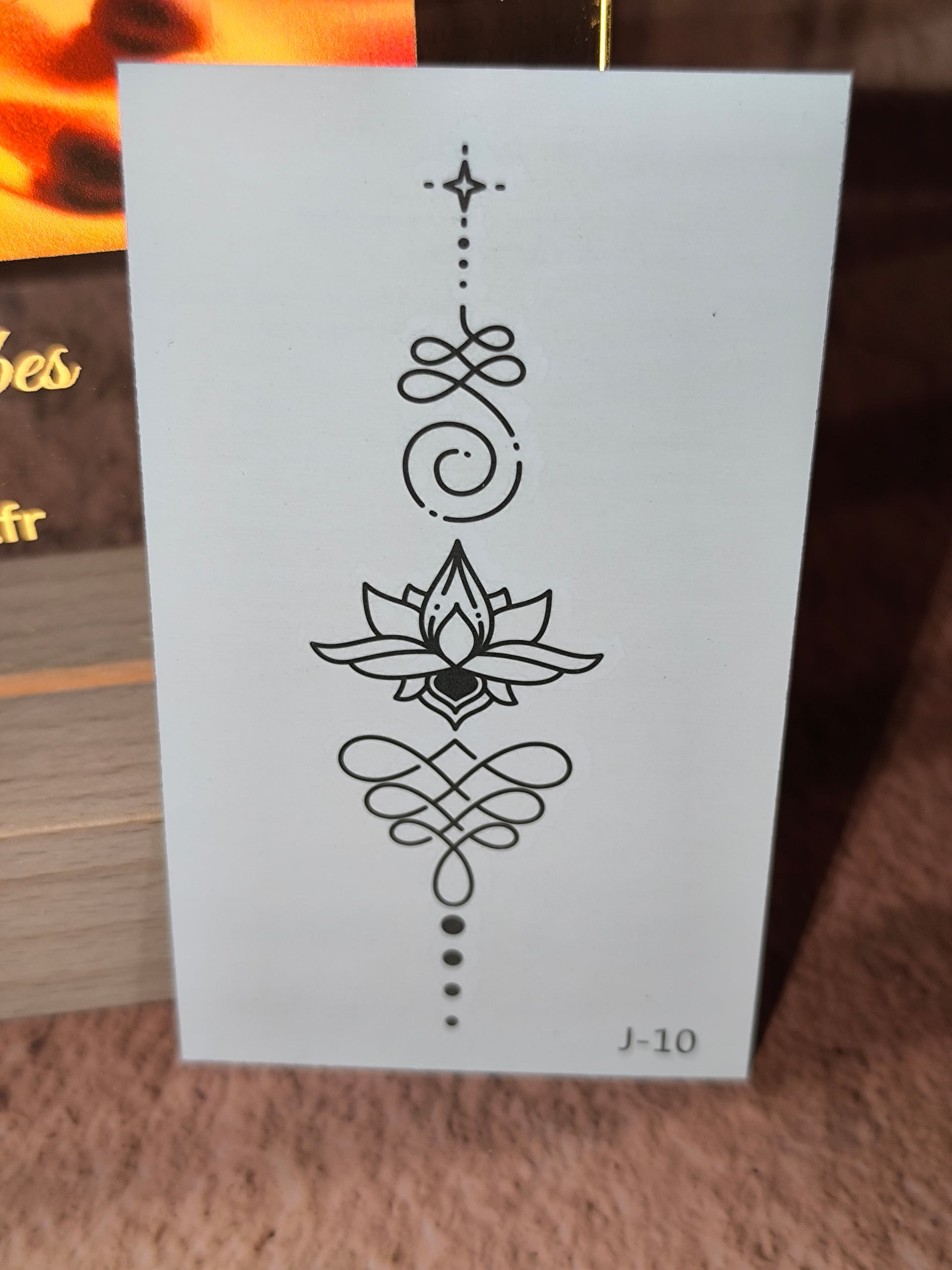 Tatouages Éphémères Spirituels – Fins, Discrets et Inspirants