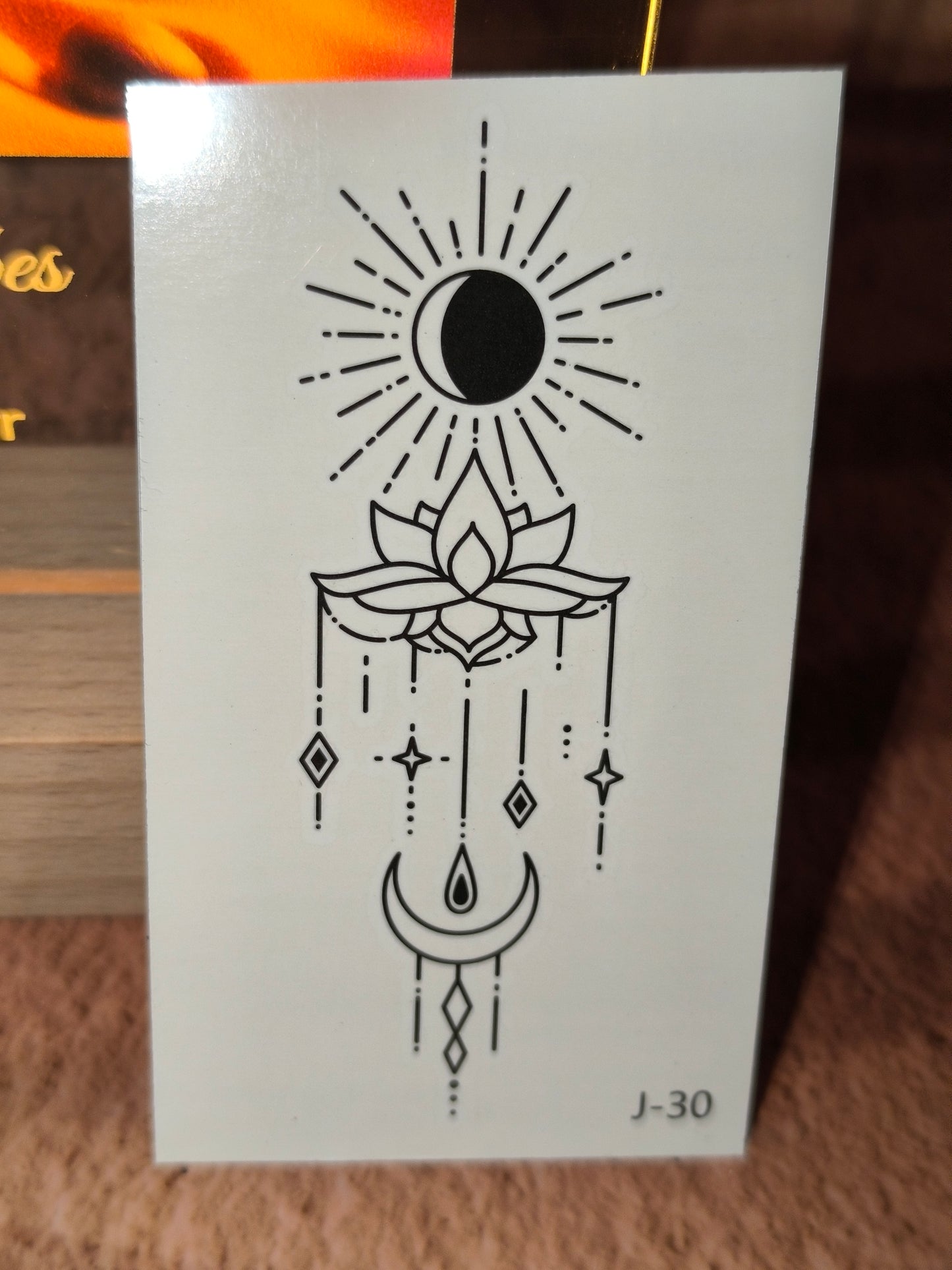 Tatouages Éphémères Spirituels – Fins, Discrets et Inspirants