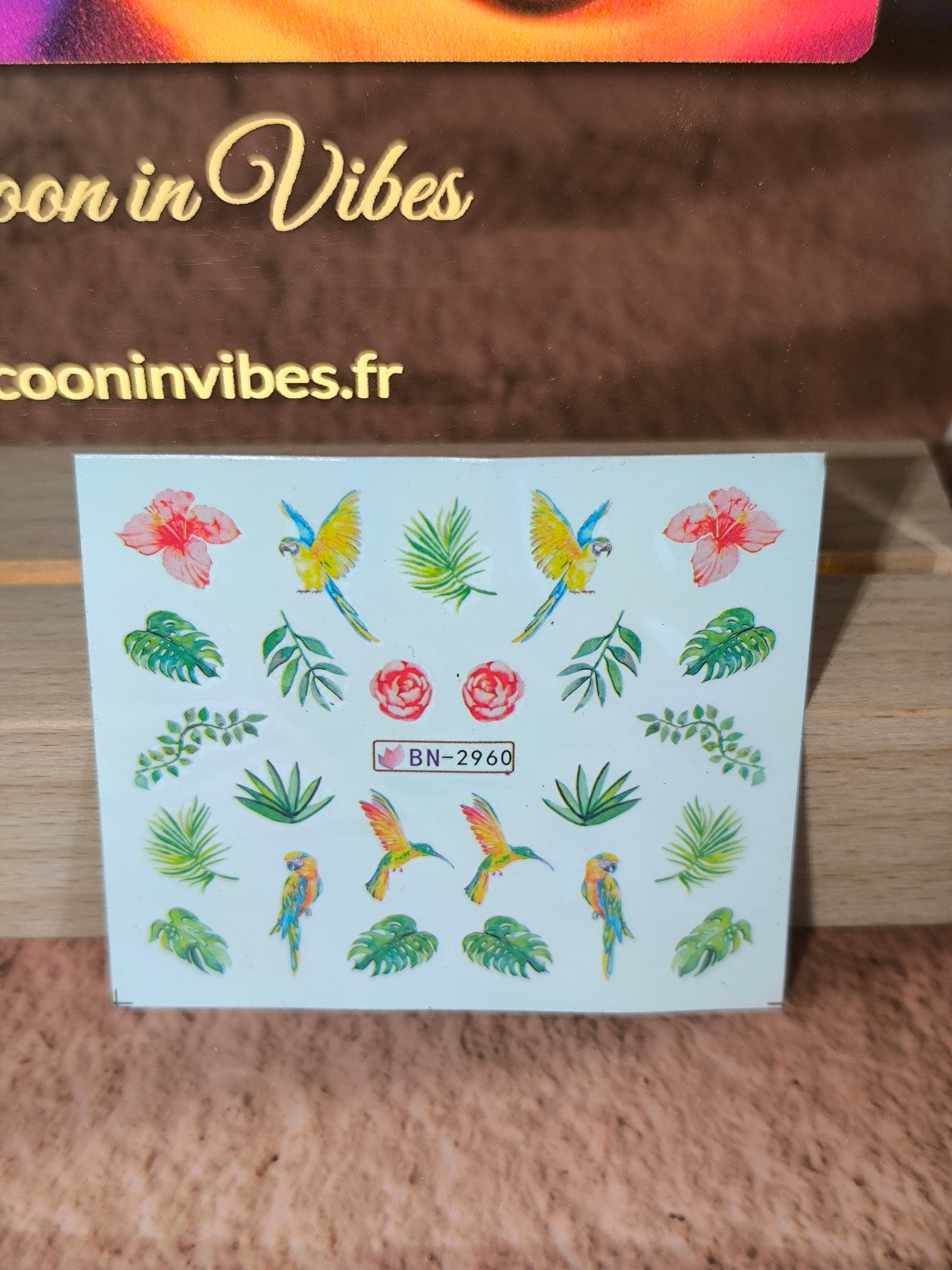 Stickers Ongles Oiseaux Tropicaux - Un paradis exotique… posé sur vos ongles