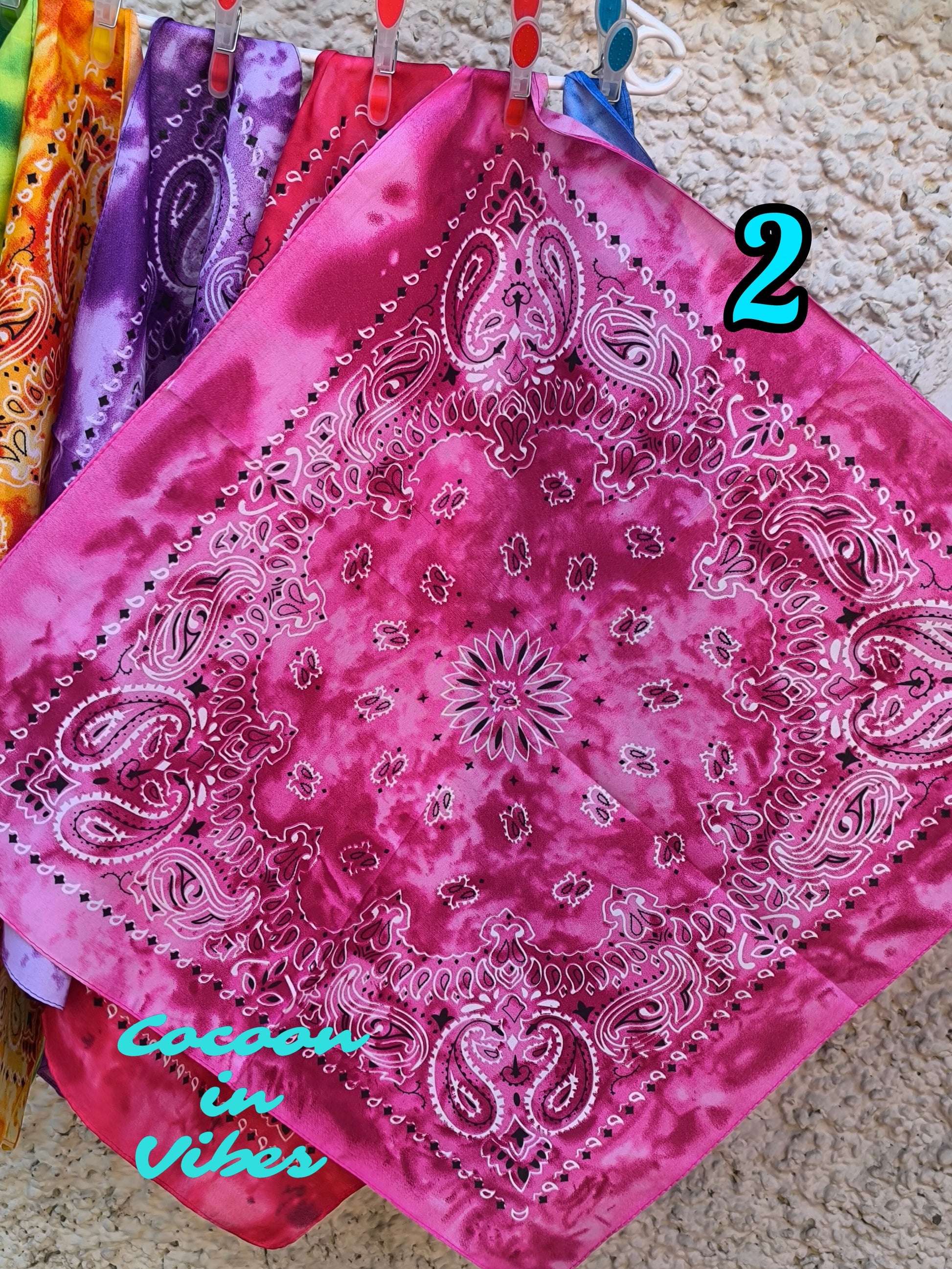 Les Bandanas Tie & Dye – Quand les couleurs dansent