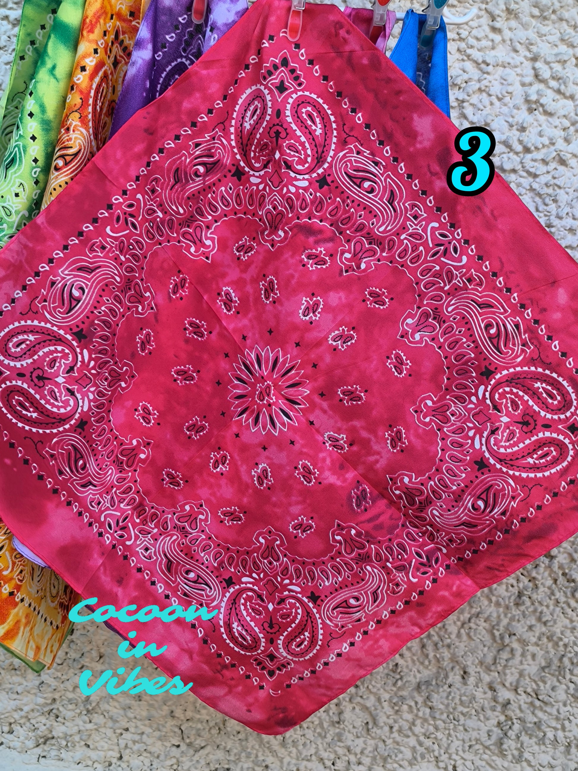 Les Bandanas Tie & Dye – Quand les couleurs dansent
