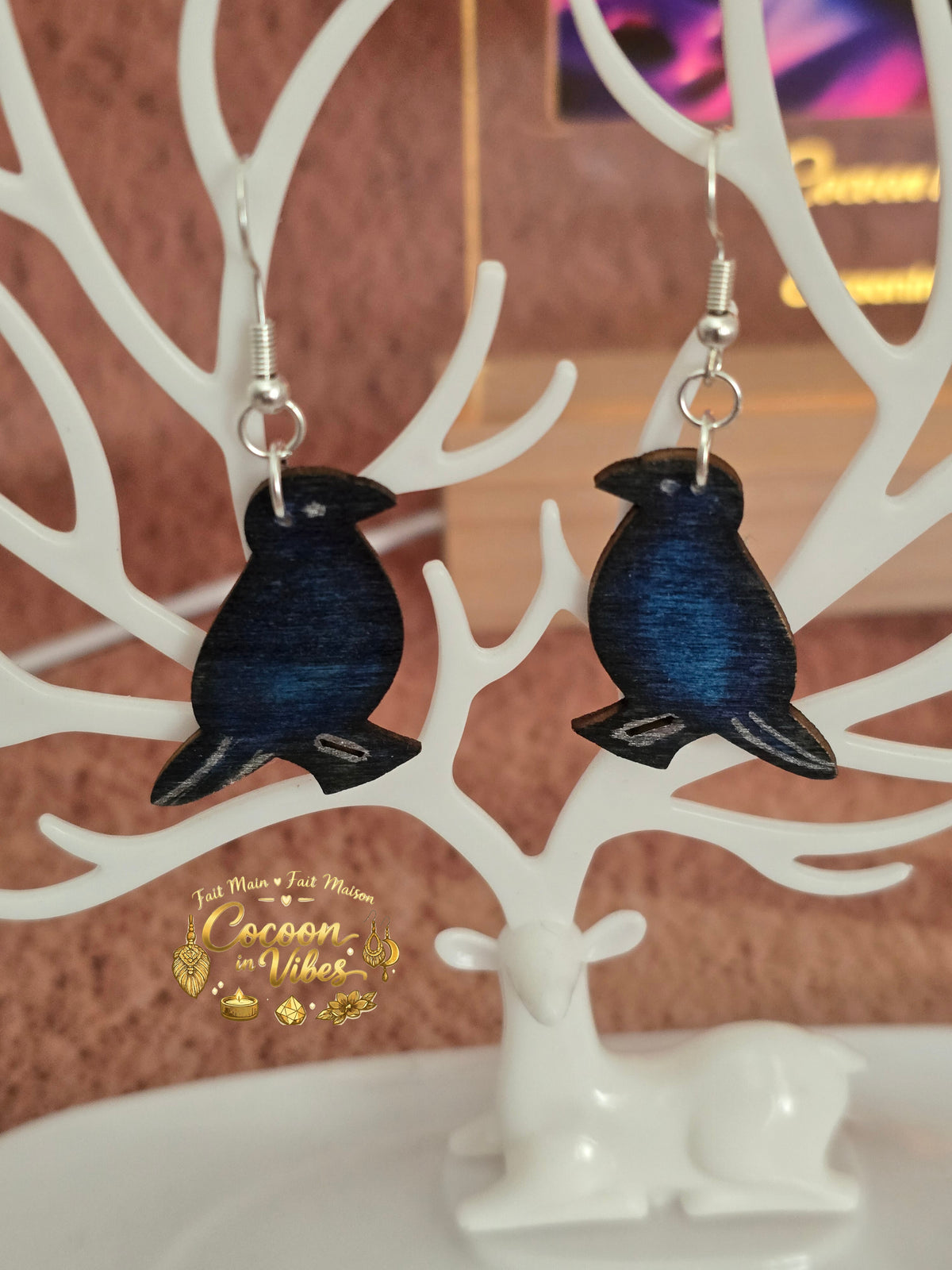 Boucles d'oreilles Artisanales en Bois « Corbeau de la Nuit » - Collection Éphémère Halloween
