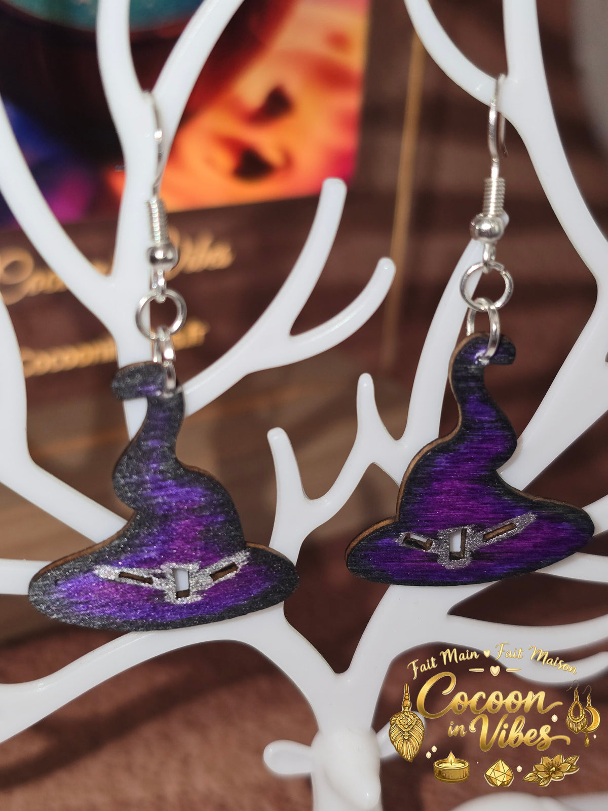 Boucles d'oreilles Artisanales en Bois « Chapeau Envoûtant » - Collection Éphémère Halloween