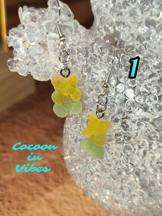 Boucles d’oreilles oursons “acidulés” n°1 – Jaune → Vert (effet sucre givré)
