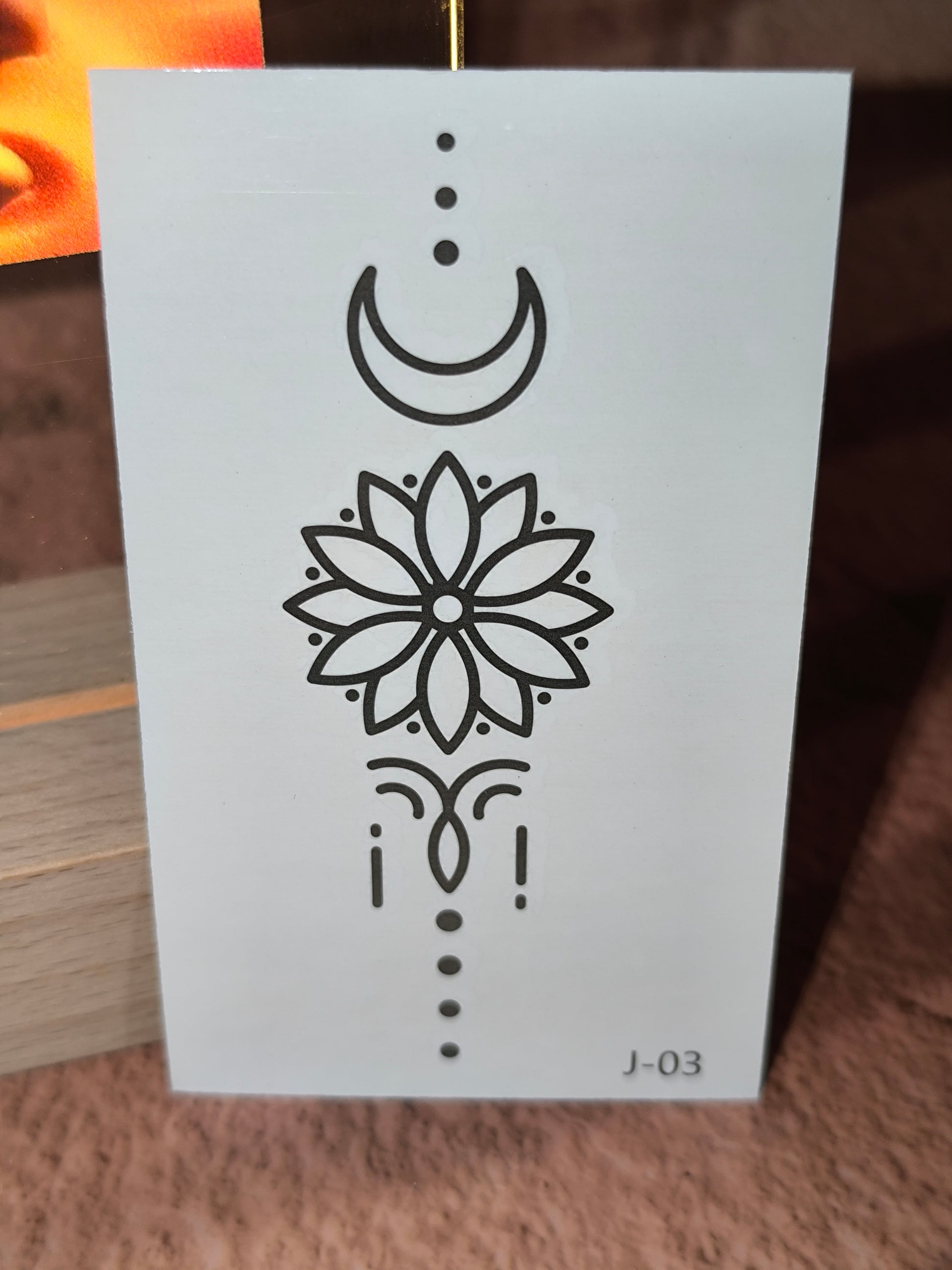 Tatouages Éphémères Spirituels – Fins, Discrets et Inspirants