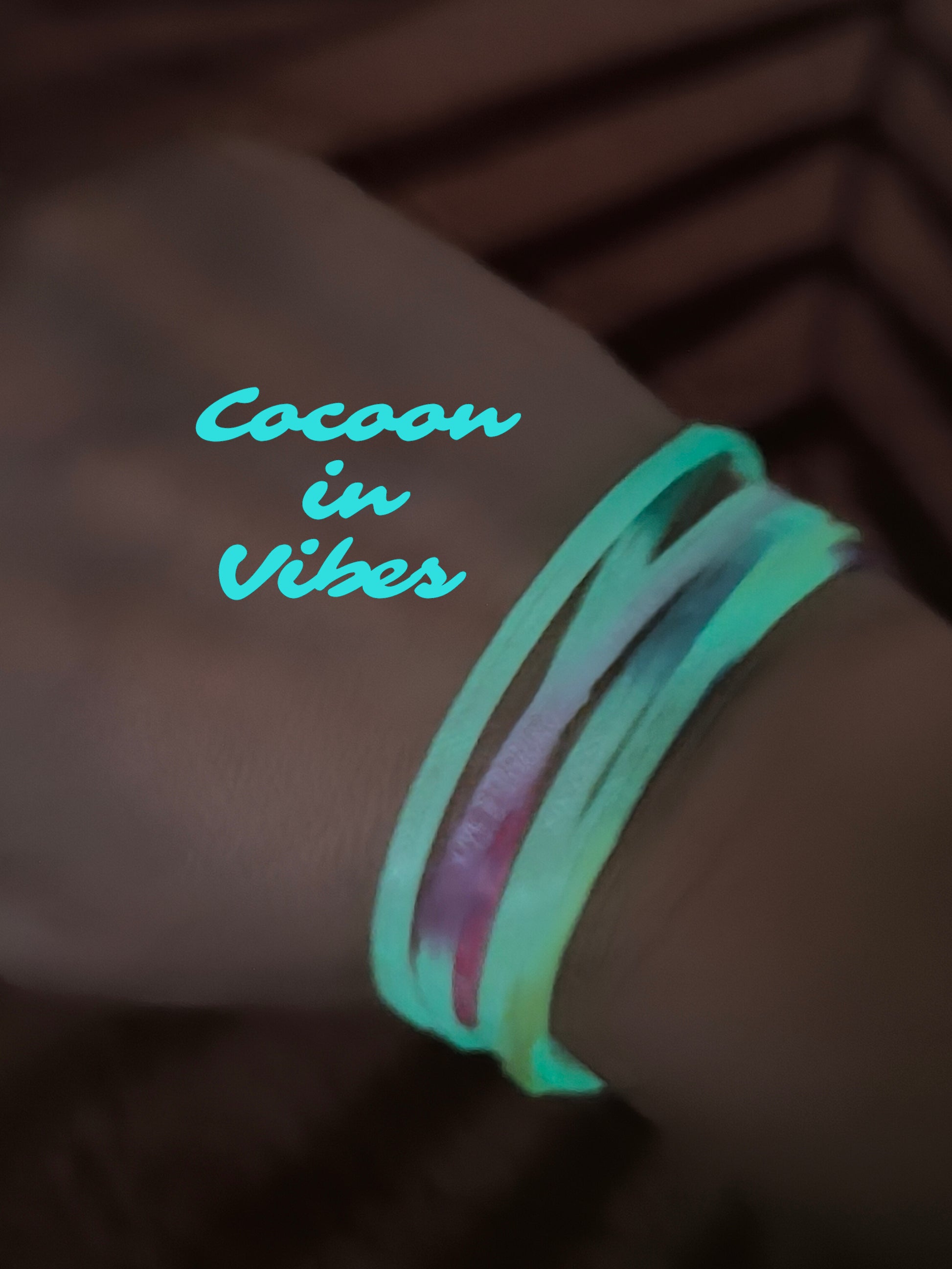 Lot de 5 Bracelets Good Vibes Phosphrescents