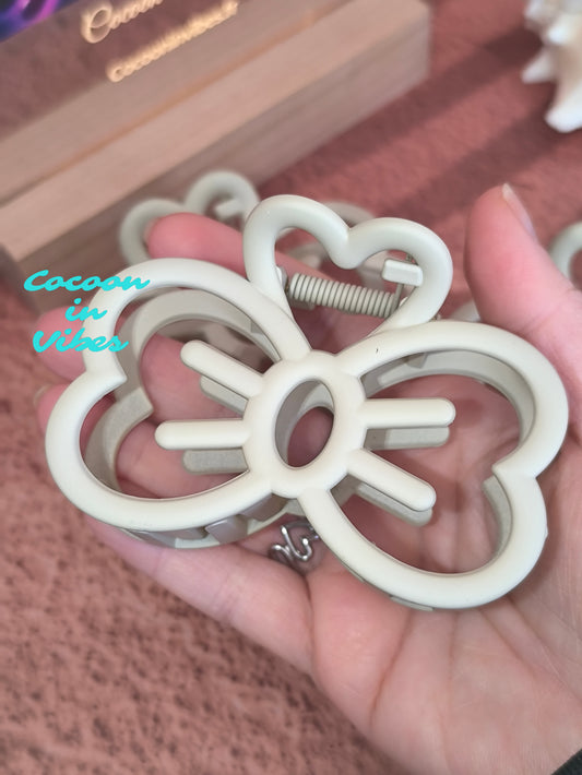 Grande pince cheveux Nœud Kawaii – Vanille (9 cm x 6 cm)